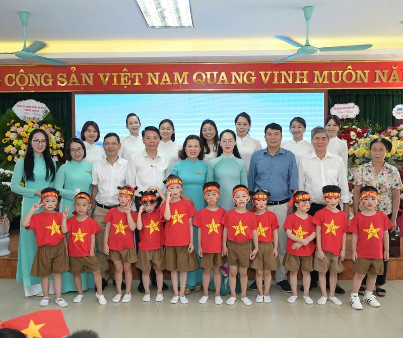 RỘN RÀNG KHÔNG KHÍ KHAI GIẢNG NĂM HỌC MỚI TẠI TRƯỜNG MẦM NON TỨ LIÊN