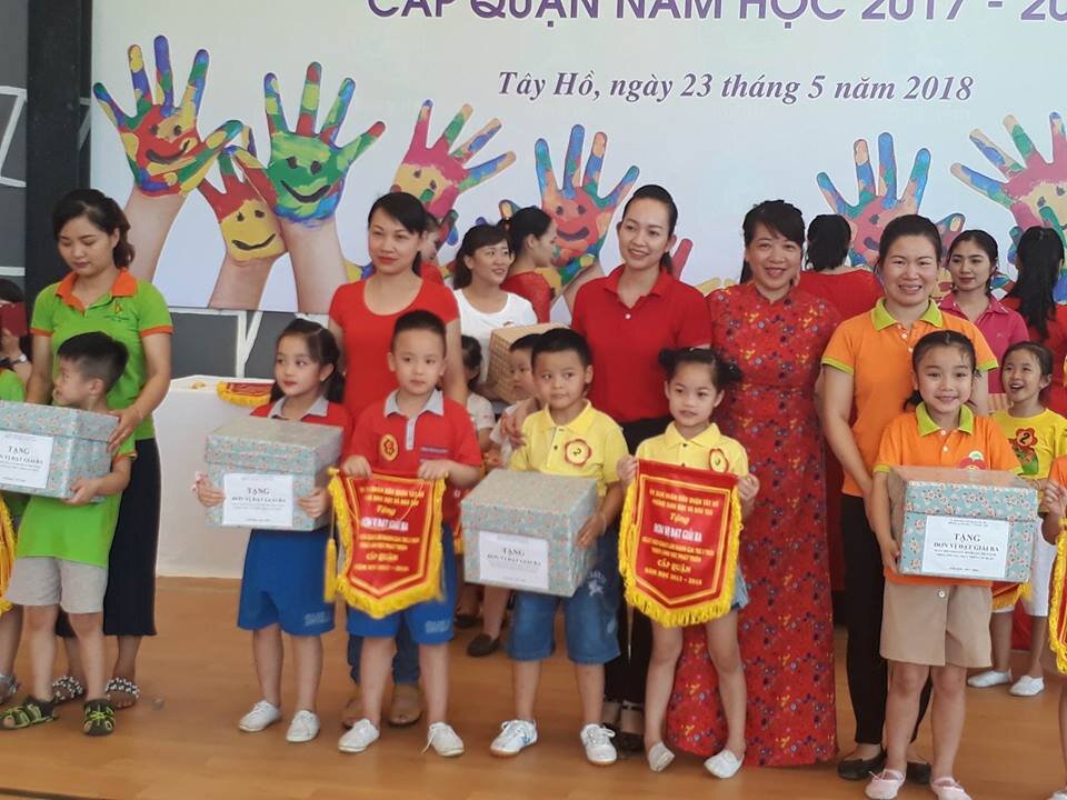 Các con học sinh khối MGL tham gia ngày hội đánh giá trẻ theo bộ chuẩn phát triển tại trường Hà Nội Academy.