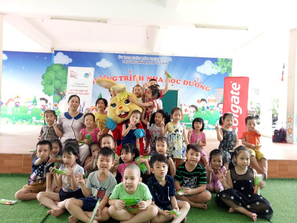 Trường mầm non Tứ Liên kết hợp với công ty Colgate tổ chức chương trình