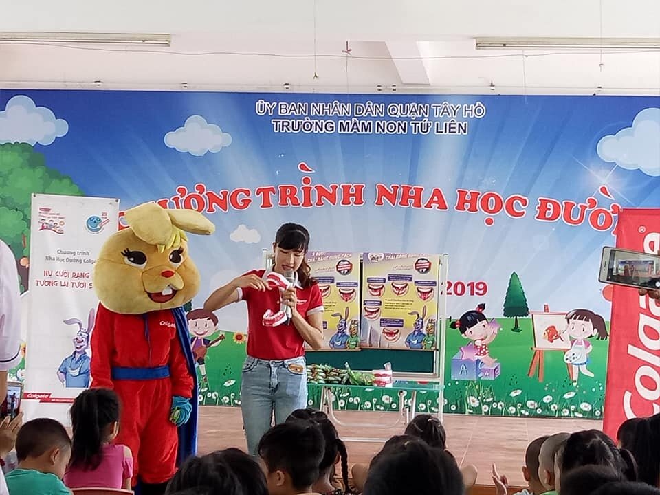 Trường mầm non Tứ Liên kết hợp với công ty Colgate tổ chức chương trình