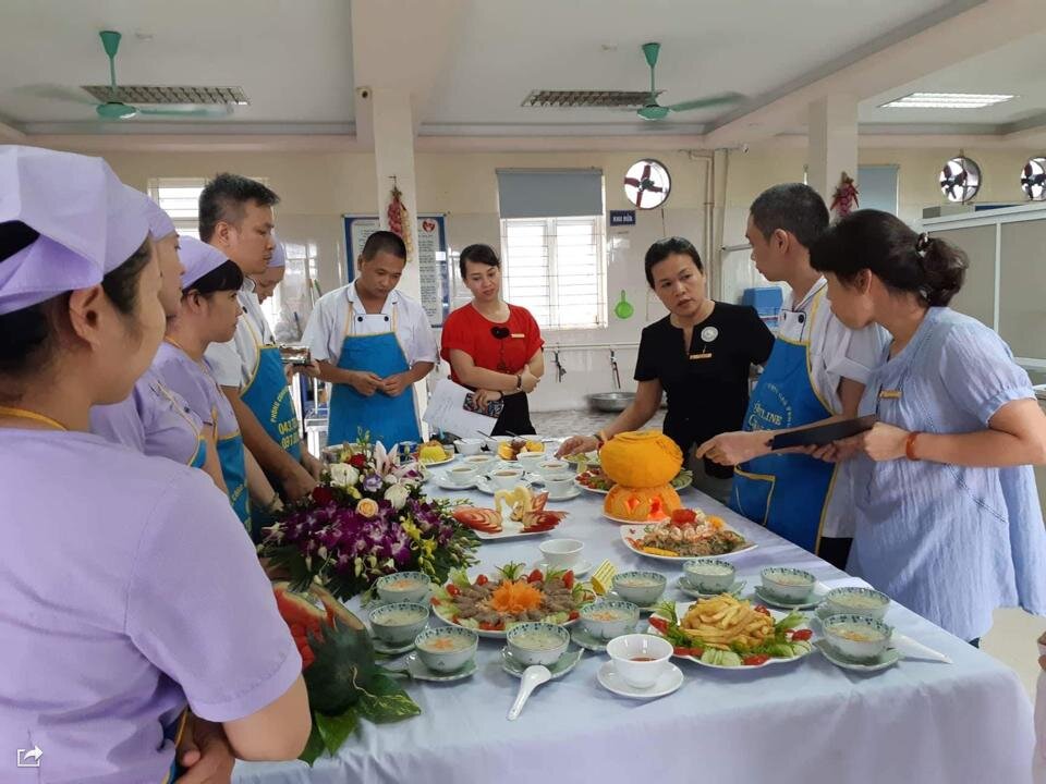 Thực hiện kế hoạch nhiệm vụ năm học 2018 - 2019 của nhà trường. Từ ngày 25/09 đến 08/10/2018, nhà trường tổ chức Hội thi giáo viên nhân viên nuôi dưỡng giỏi cấp trường năm học 2018- 2019.