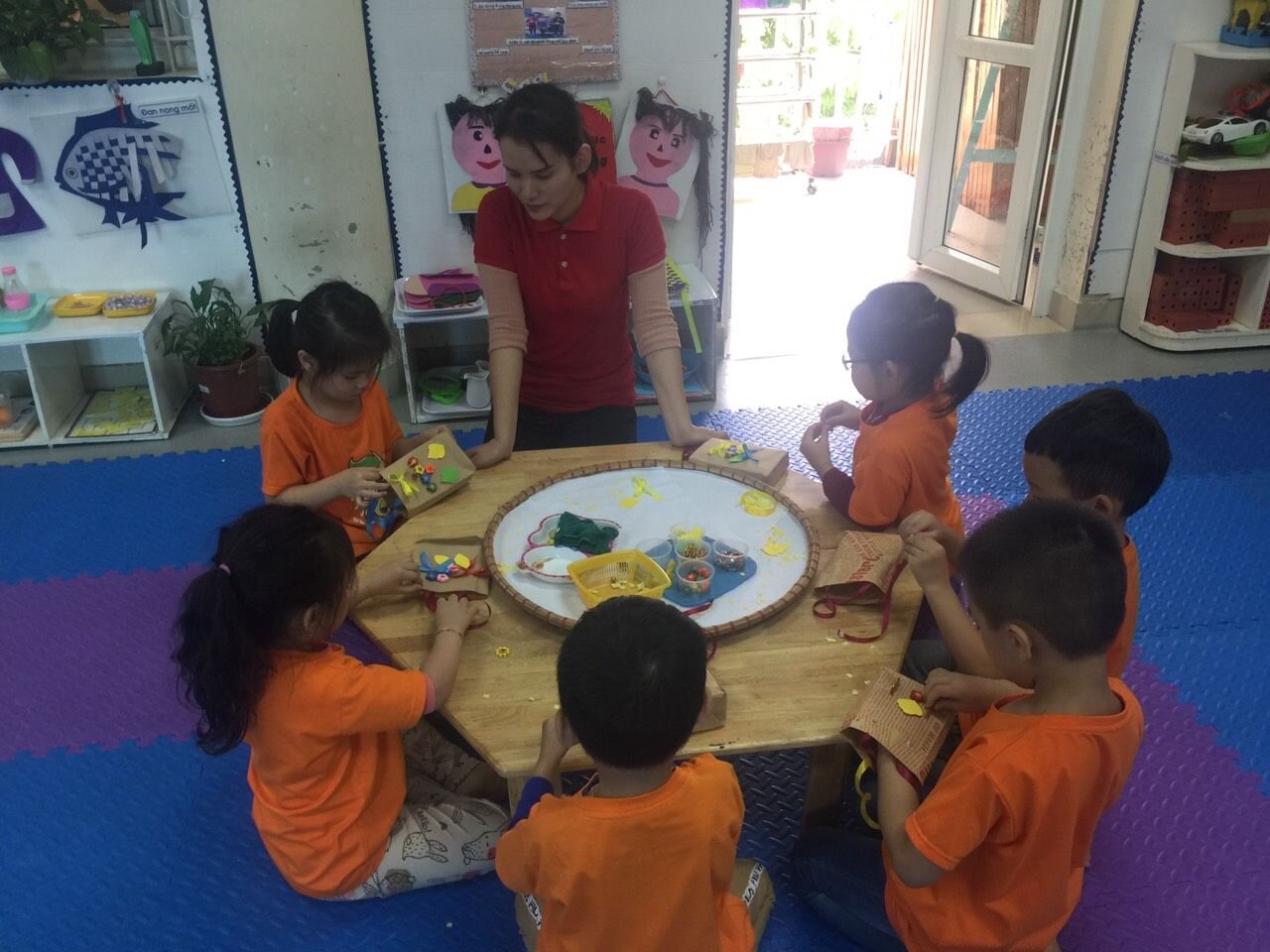 Trường MN Tứ Liên tổ chức thành công Chuyên đề kiến tập  “Tiếp cận học qua chơi và đổi mới hình thức tổ chức hoạt động giáo dục lĩnh vực phát triển thẩm mỹ”