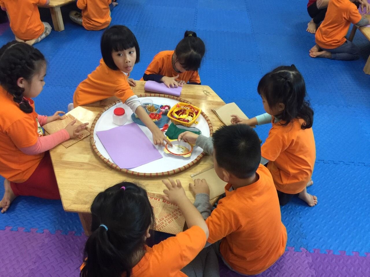 Trường MN Tứ Liên tổ chức thành công Chuyên đề kiến tập  “Tiếp cận học qua chơi và đổi mới hình thức tổ chức hoạt động giáo dục lĩnh vực phát triển thẩm mỹ”