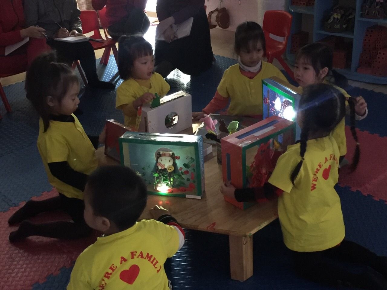 Trường MN Tứ Liên tổ chức thành công Chuyên đề kiến tập  “Tiếp cận học qua chơi và đổi mới hình thức tổ chức hoạt động giáo dục lĩnh vực phát triển thẩm mỹ”