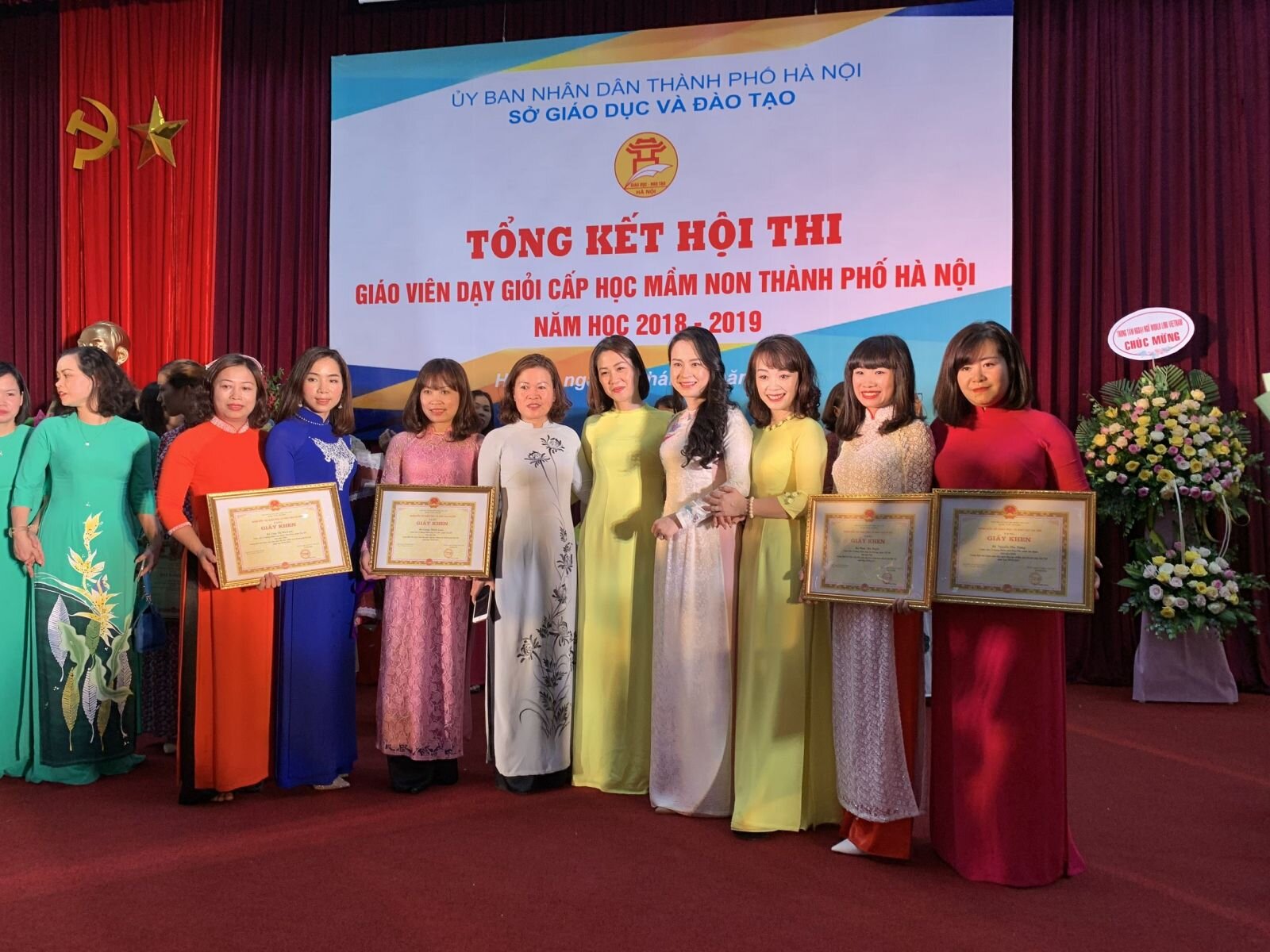 Cô giáo Lương Thanh Loan đạt giải nhì trong Hội thi giáo viên dạy giỏi cấp học mầm non Thành phố Hà Nội - năm học 2018-2019.