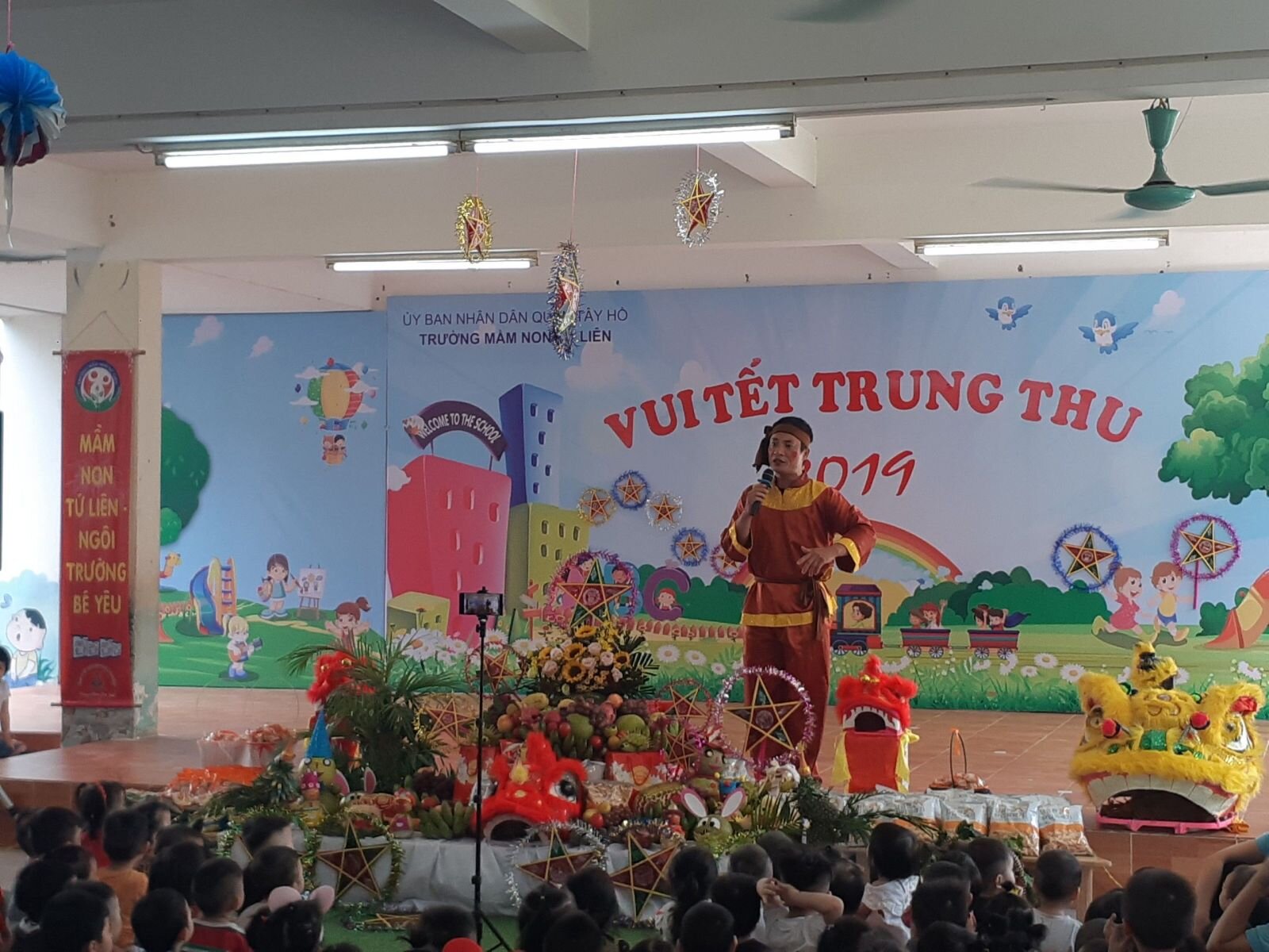 Bé vui đón tết trung thu