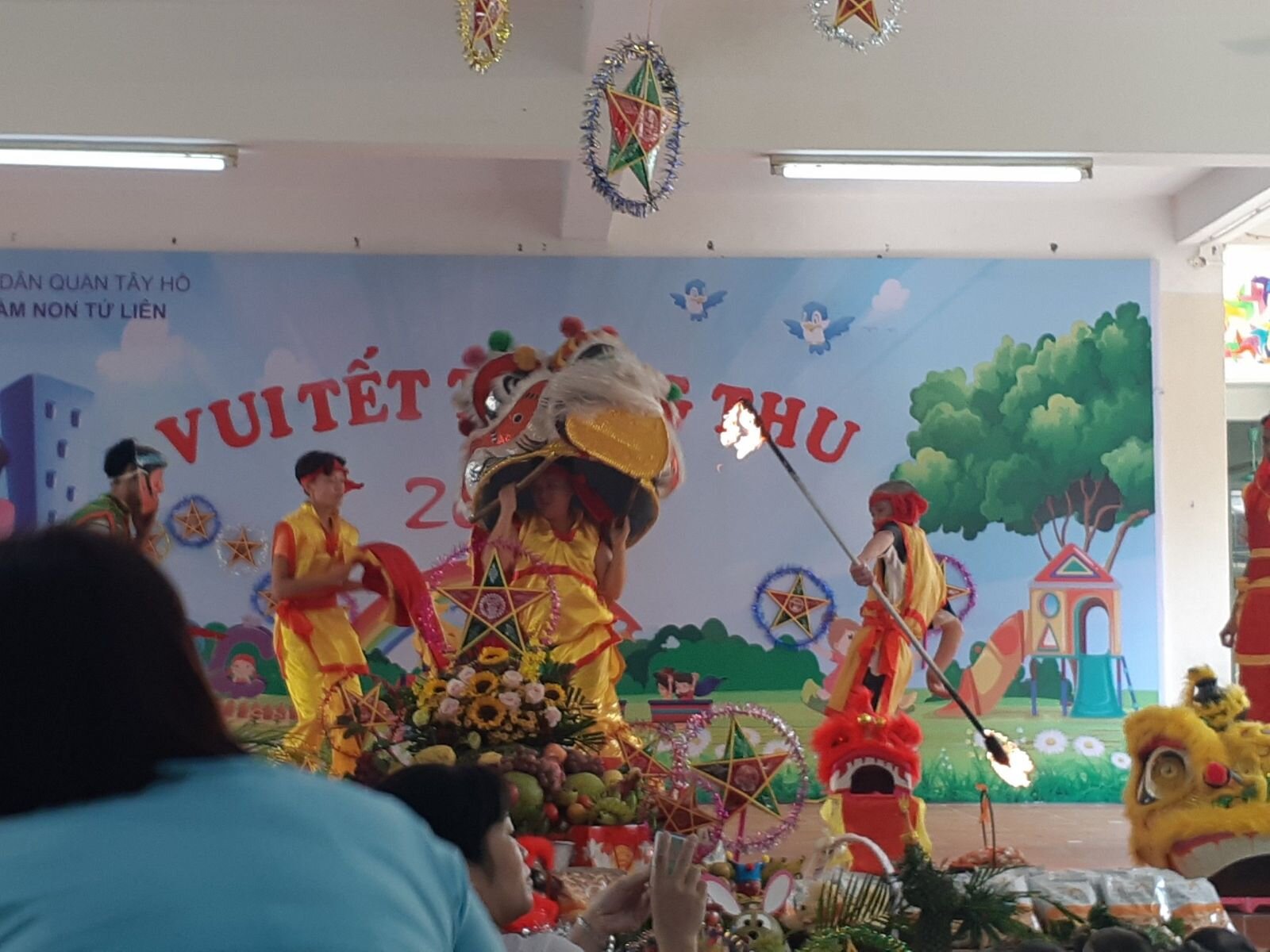 Bé vui đón tết trung thu