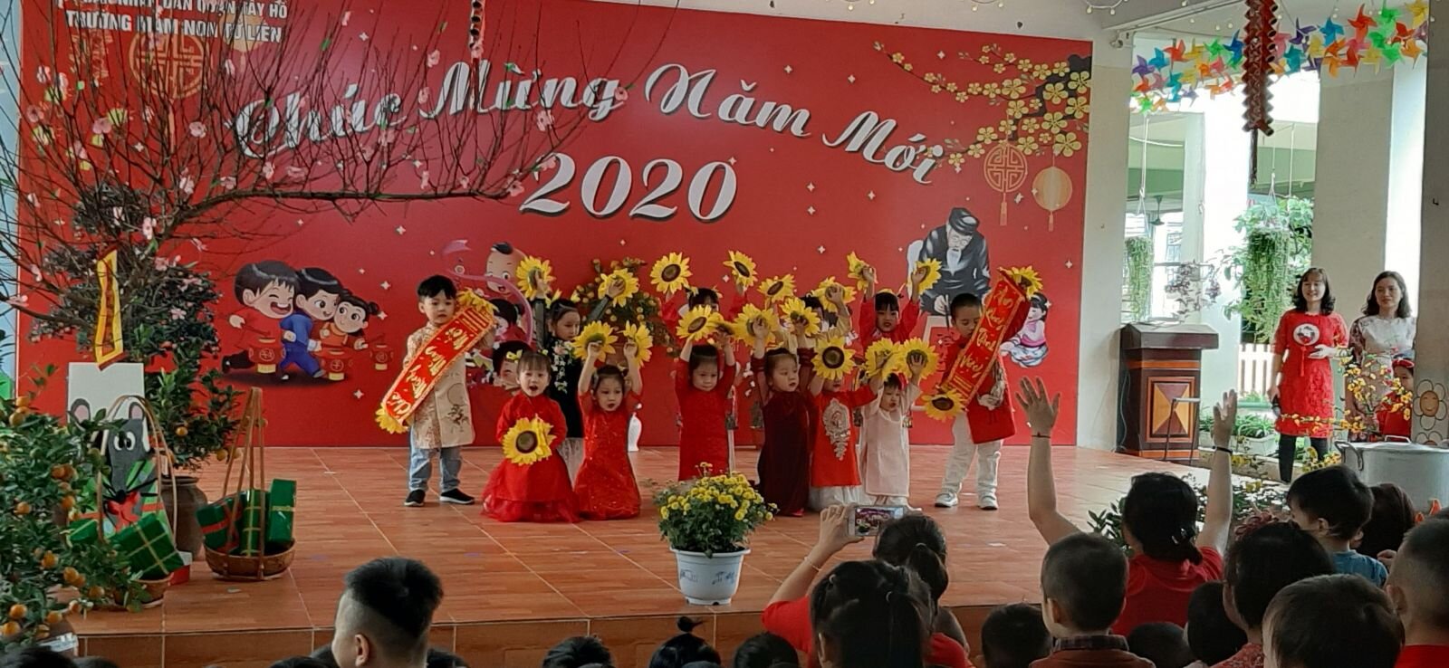 Cùng bé đón Xuân