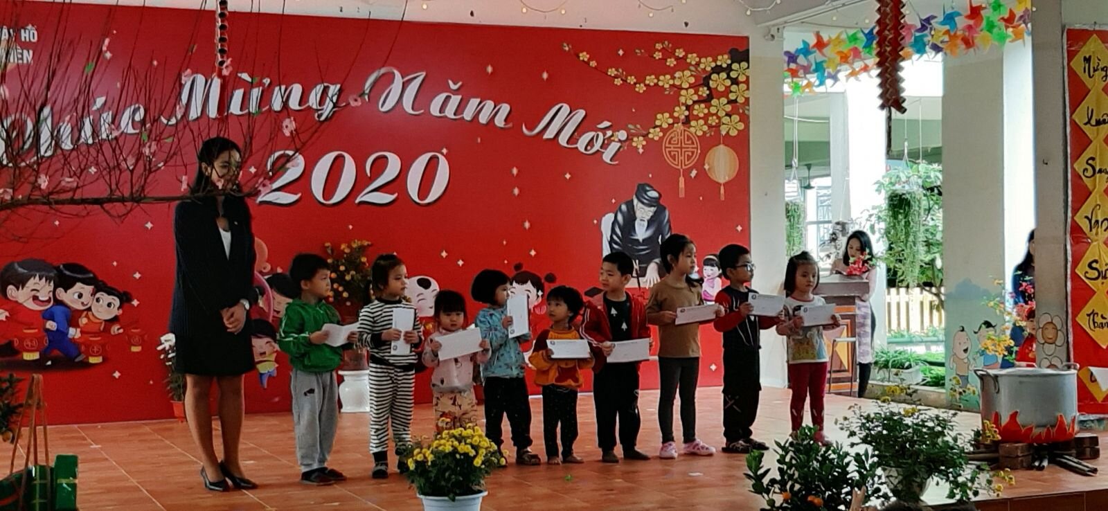 Cùng bé đón Xuân