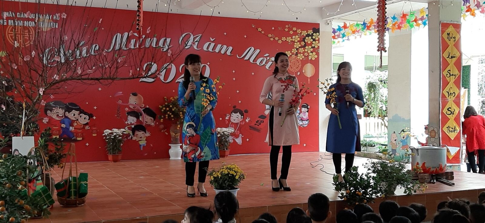 Cùng bé đón Xuân