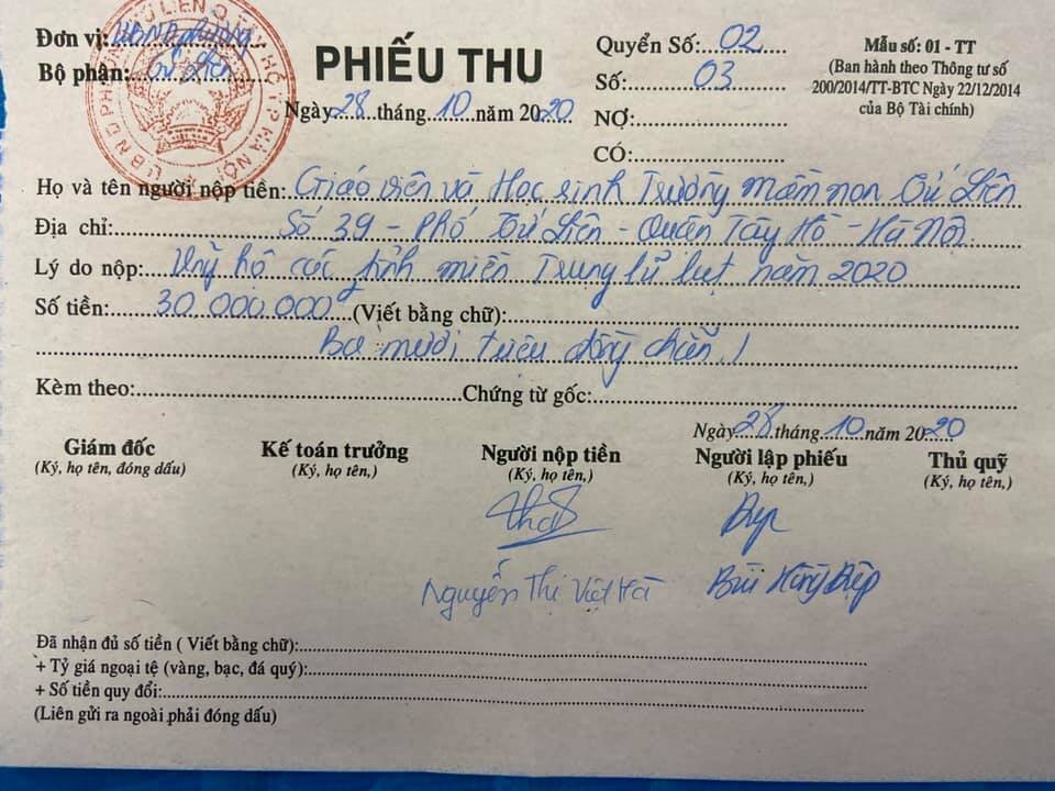 Hướng về miền Trung ruột thịt,  tập thể CB-GV-NV; phụ huynh và các con học sinh trường MN Tứ Liên  đã quyên góp, ủng hộ sẻ chia khó khăn cùng đồng bào vùng lũ.