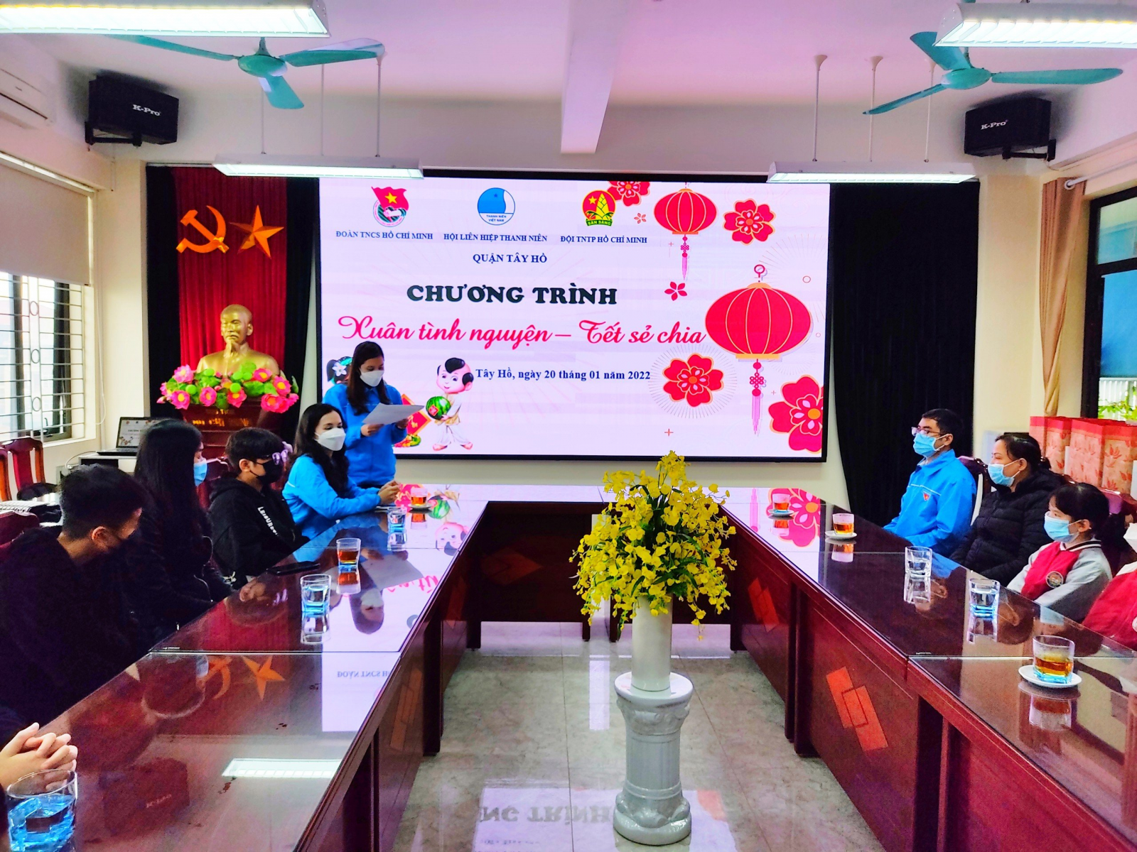 XUÂN TÌNH NGUYỆN - TẾT SẺ CHIA