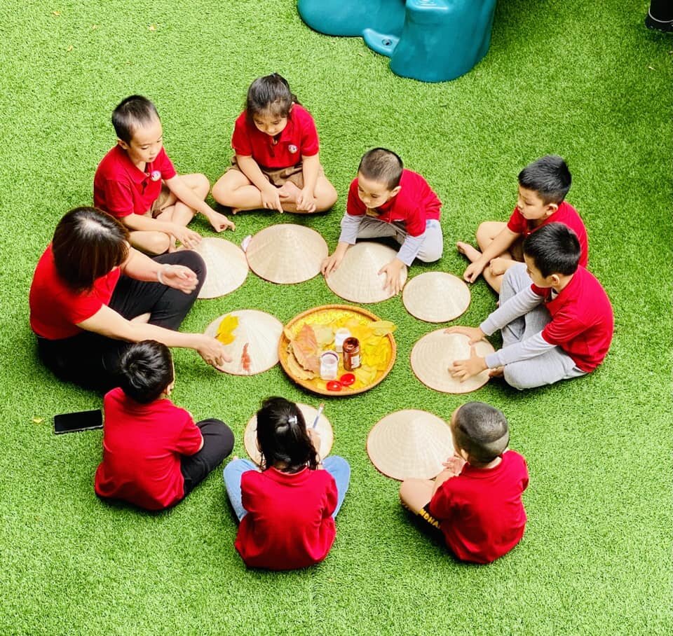 Sắc thu trên nón lá 🍁 🍁 🍁