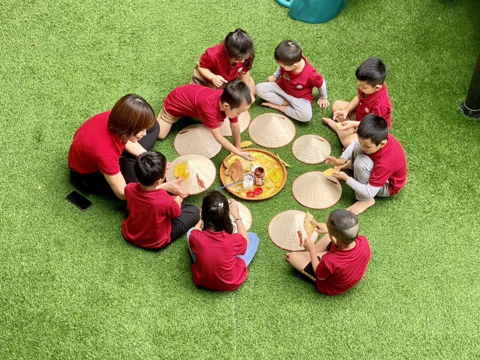 Sắc thu trên nón lá 🍁 🍁 🍁