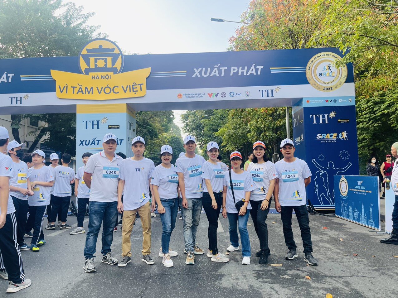 Cán bộ giáo viên nhân viên nhà trường tham gia giải chạy “S-RACE 2022” Chào mừng 40 năm ngày Nhà giáo Việt Nam 20/11 tại Hồ Hoàn Kiếm