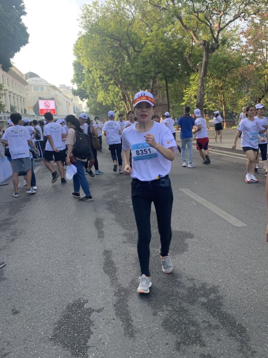 Cán bộ giáo viên nhân viên nhà trường tham gia giải chạy “S-RACE 2022” Chào mừng 40 năm ngày Nhà giáo Việt Nam 20/11 tại Hồ Hoàn Kiếm