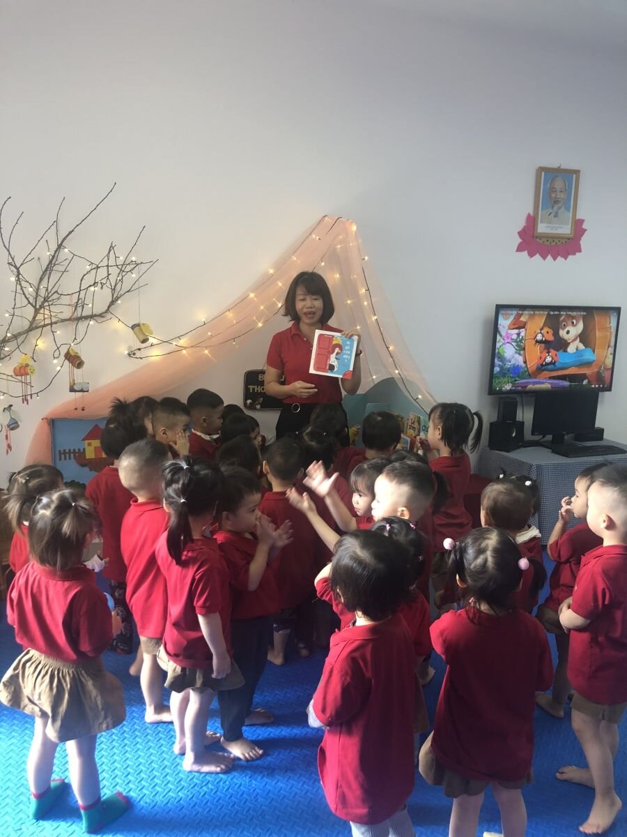 Truyện: Ai gõ cửa đấy.