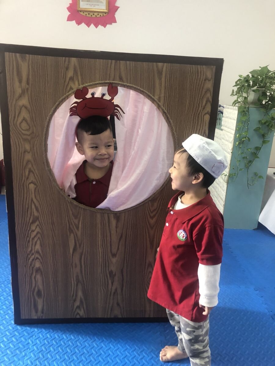 Truyện: Ai gõ cửa đấy.