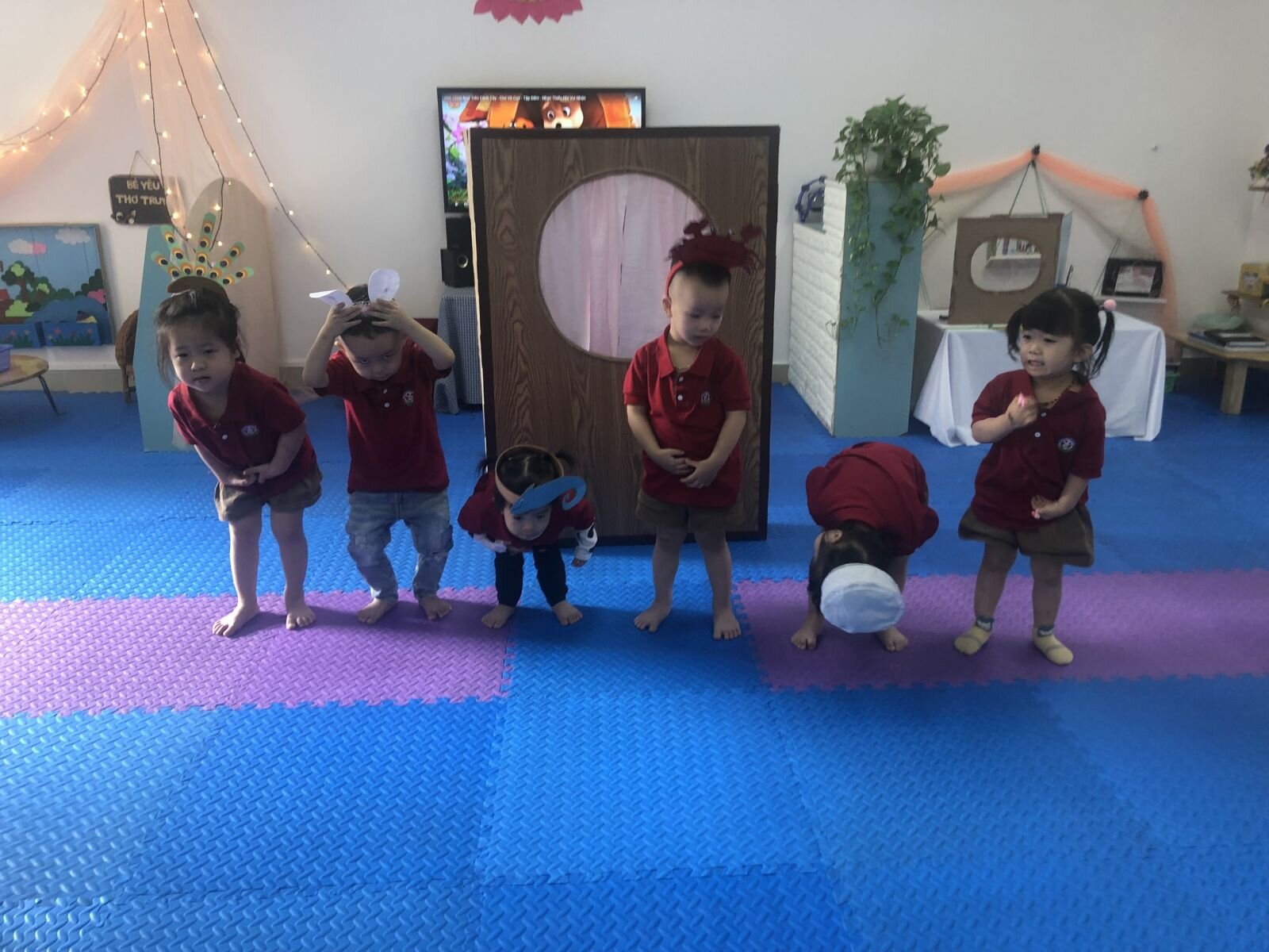 Truyện: Ai gõ cửa đấy.