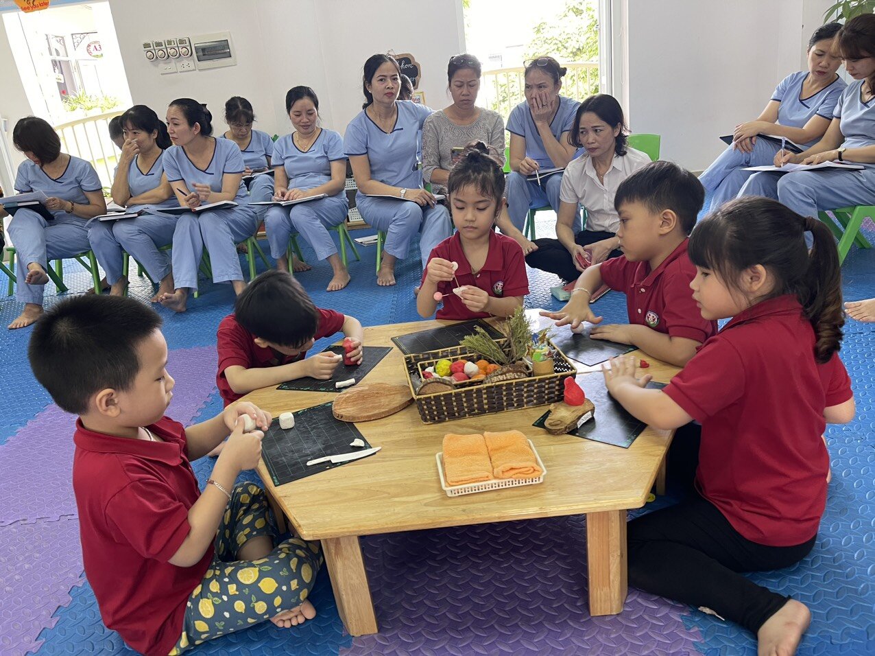 TRƯỜNG MN TỨ LIÊN TỔ CHỨC CHO GIÁO VIÊN KIẾN TẬP CÁC TIẾT ĐẠT GIẢI CAO TRONG HỘI THI GIÁO VIÊN, NHÂN VIÊN GIỎI CẤP TRƯỜNG