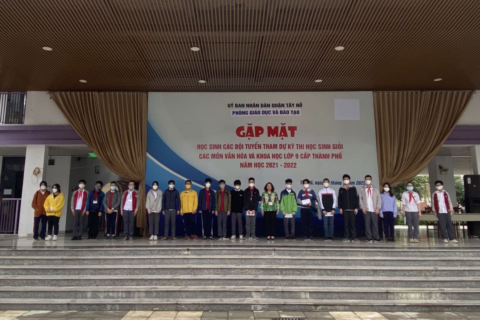 Ngành Giáo dục và Đào tạo quận Tây Hồ tổ chức gặp mặt các đội tuyển tham dự kỳ thi học sinh giỏi cấp thành phố năm học 2021-2022