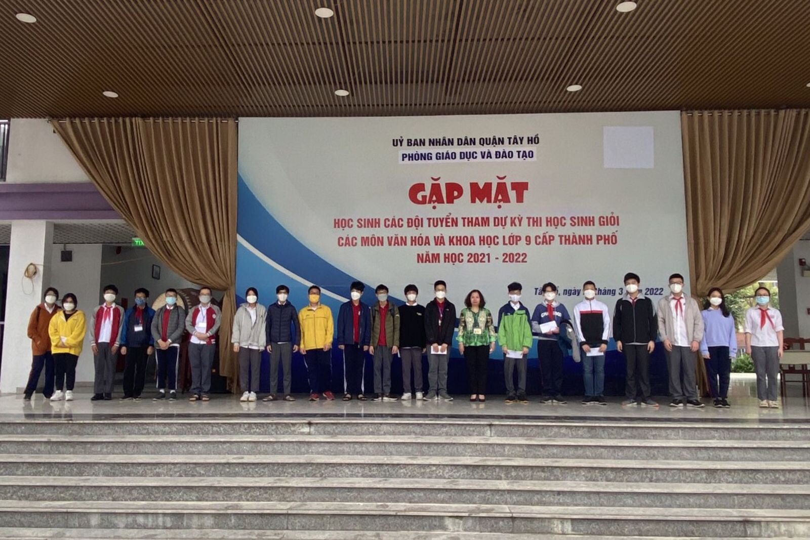 Ngành Giáo dục và Đào tạo quận Tây Hồ tổ chức gặp mặt các đội tuyển tham dự kỳ thi học sinh giỏi cấp thành phố năm học 2021-2022