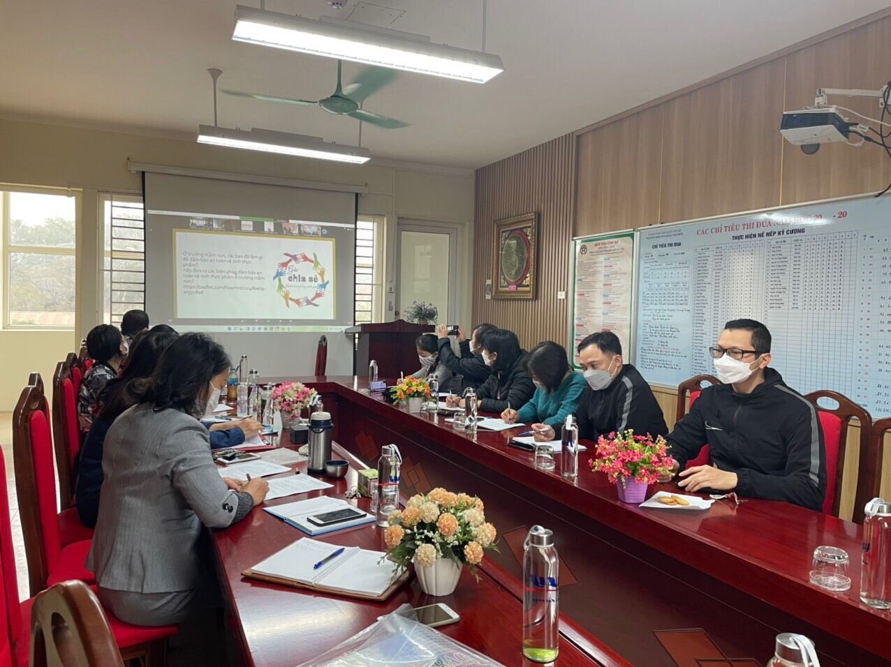 Lớp bồi dưỡng kĩ năng làm việc chuyên nghiệp” cho cán bộ quản lí, nhân viên nuôi dưỡng các trường mầm non