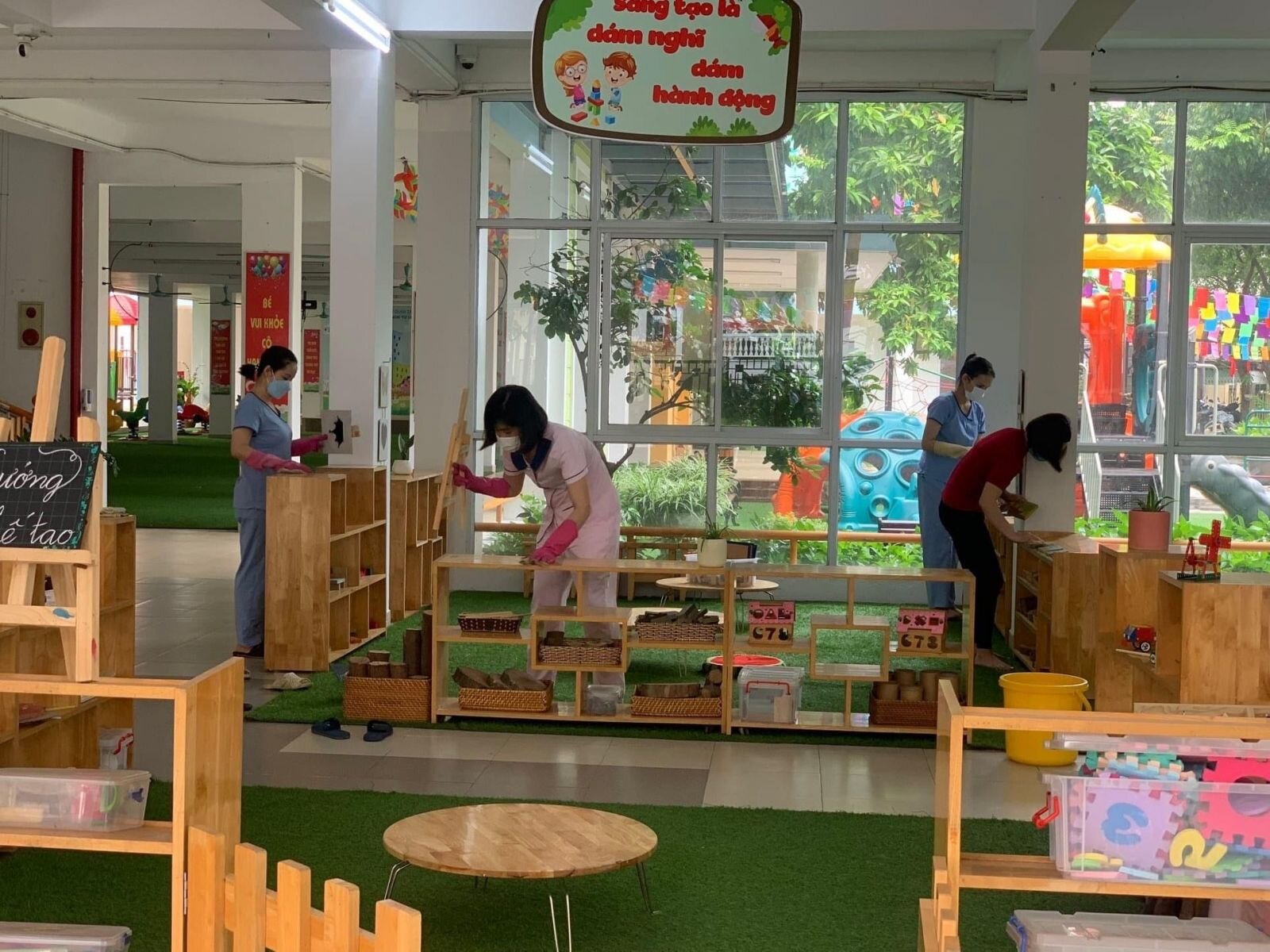 Trường Mầm non Tứ Liên chuẩn bị tốt công tác đón trẻ quay lại trường sau thời gian nghỉ dịch Covid-19