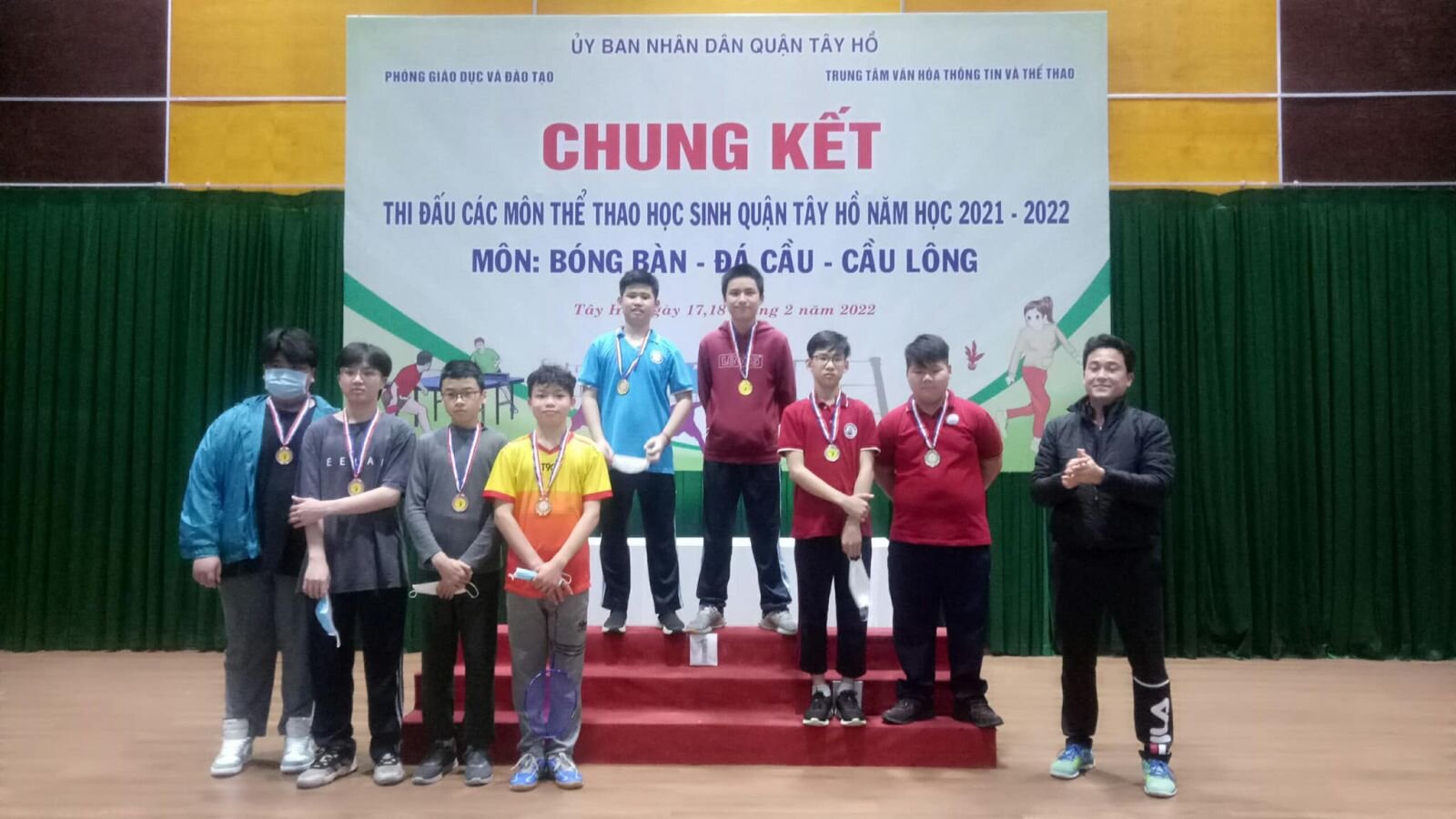  TRƯỜNG THCS XUÂN LA VINH DANH CÁC HỌC SINH ĐẠT GIẢI CAO TRONG CÁC KÌ THI HỌC SINH GIỎI CẤP QUẬN VÀ GIẢI TDTT CẤP QUẬN 