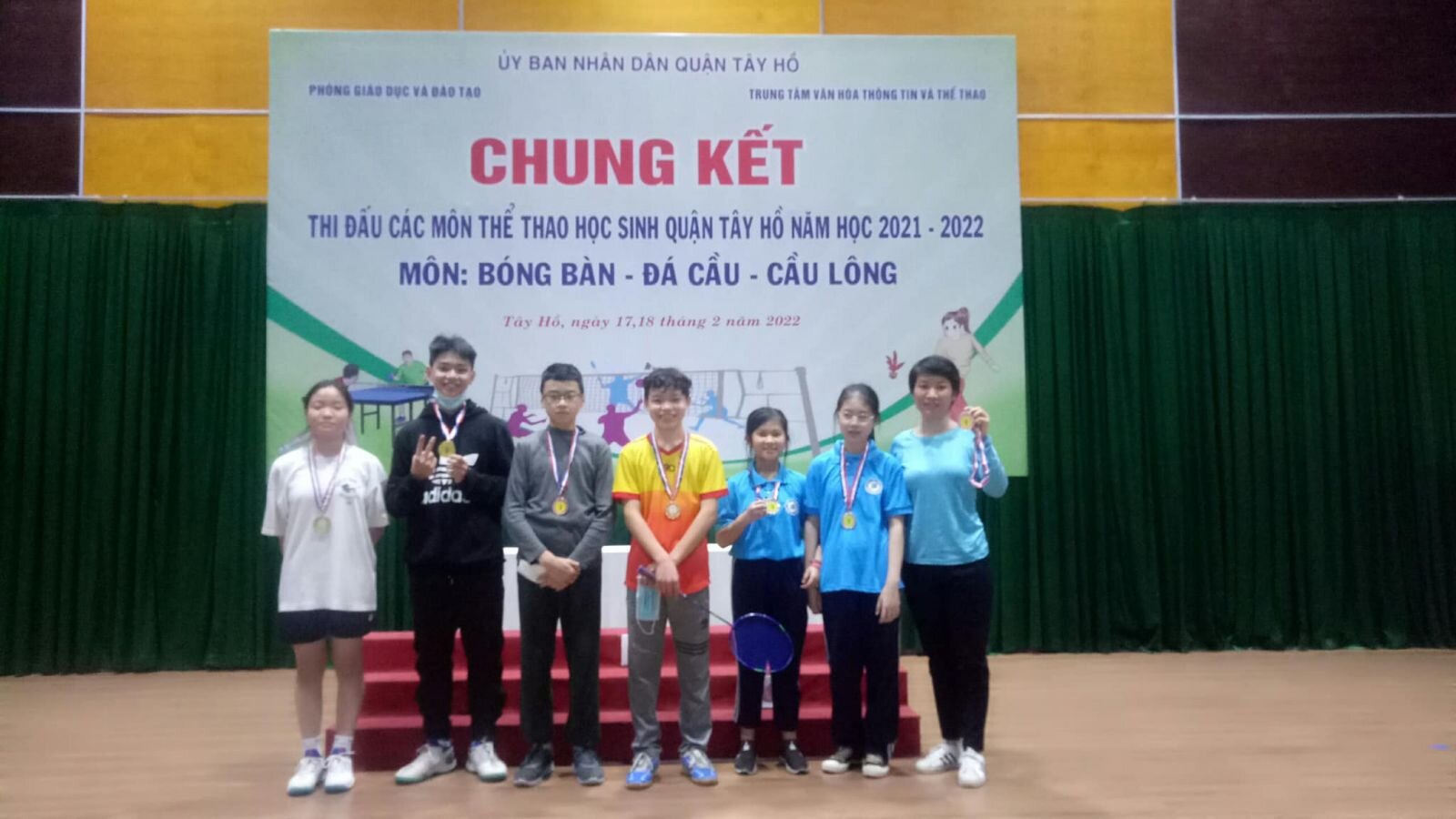  TRƯỜNG THCS XUÂN LA VINH DANH CÁC HỌC SINH ĐẠT GIẢI CAO TRONG CÁC KÌ THI HỌC SINH GIỎI CẤP QUẬN VÀ GIẢI TDTT CẤP QUẬN 