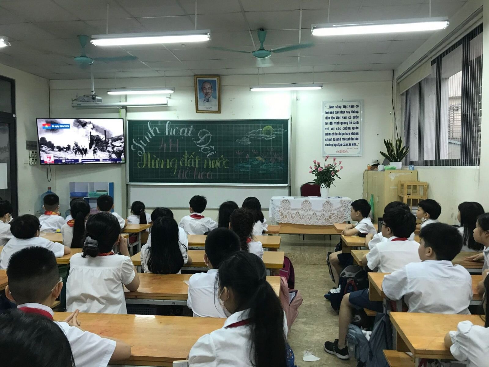 SINH HOẠT ĐỘI THÁNG 4