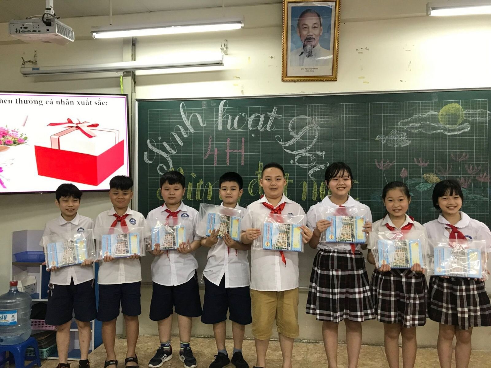 SINH HOẠT ĐỘI THÁNG 4