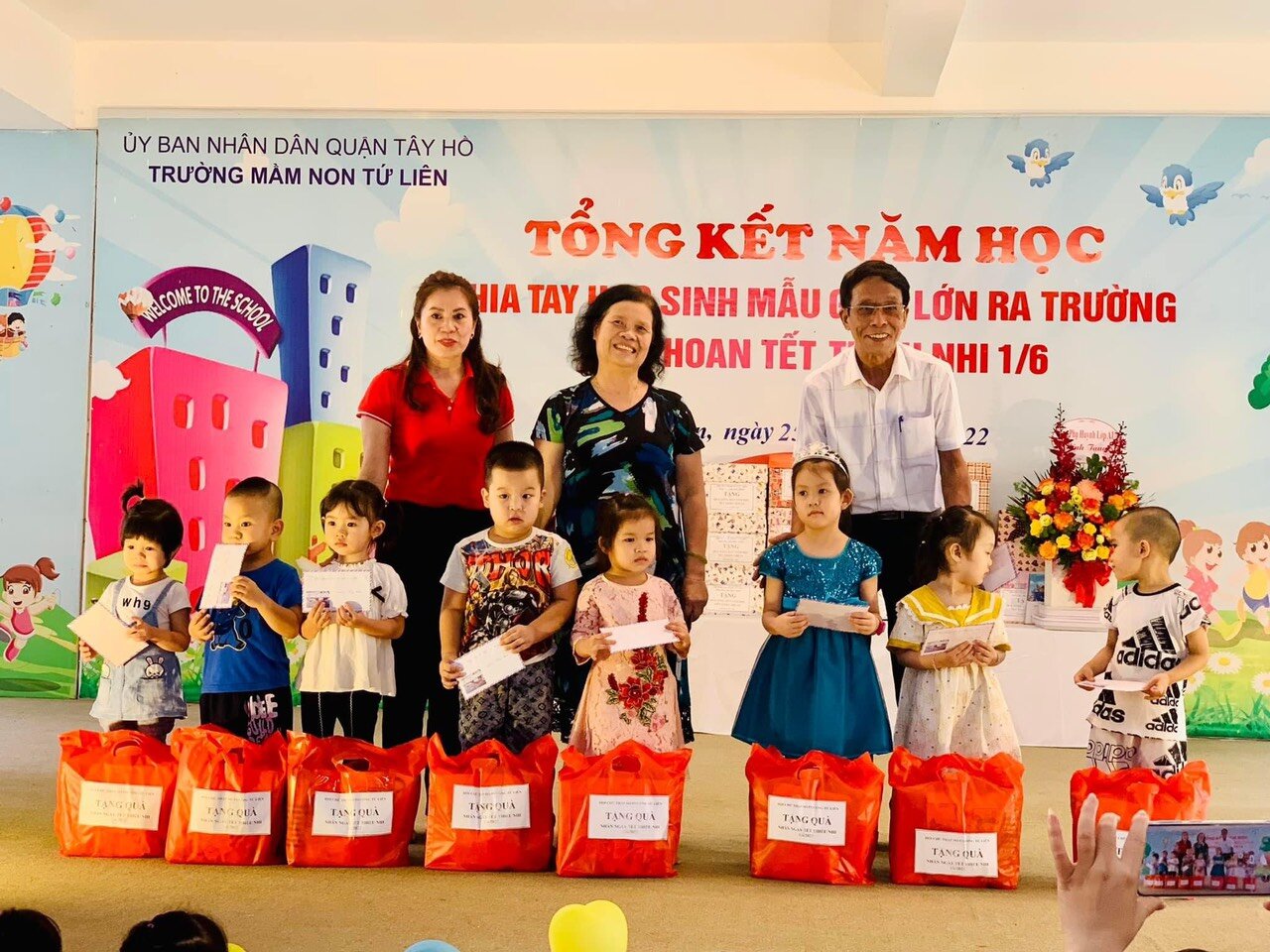 Trường Mầm non Tứ Liên tổ chức chương trình