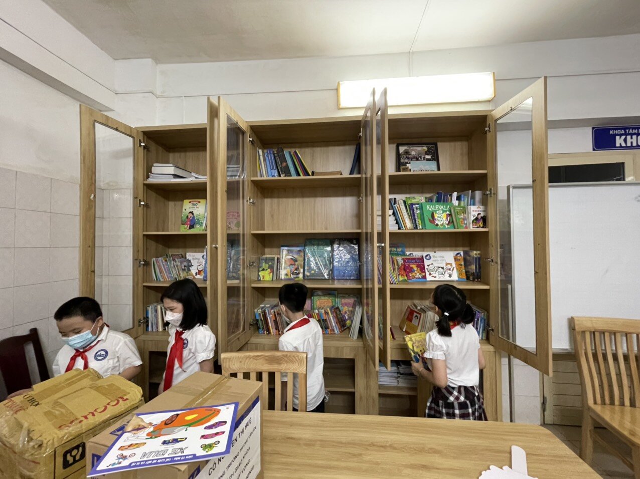 TỦ SÁCH YÊU THƯƠNG