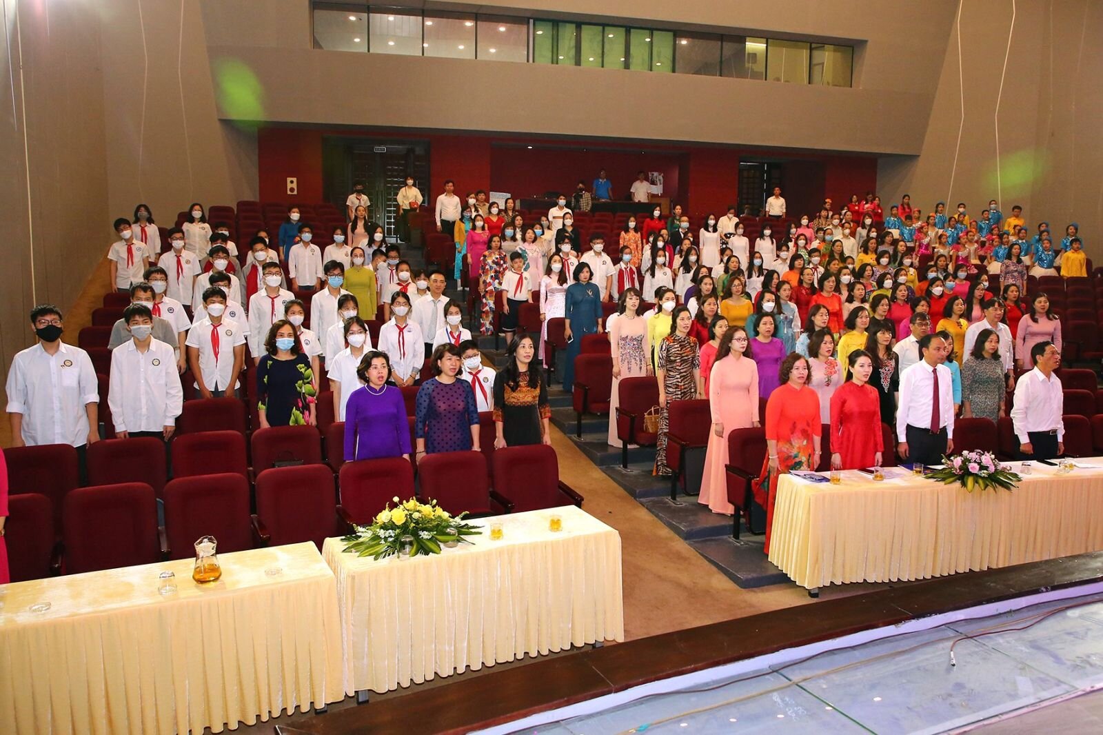 Tổ chức Lễ tuyên dương khen thưởng Giáo viên dạy giỏi, tâm huyết, sáng tạo; Học sinh tài năng năm học 2021-2022 trên địa bàn quận Tây Hồ