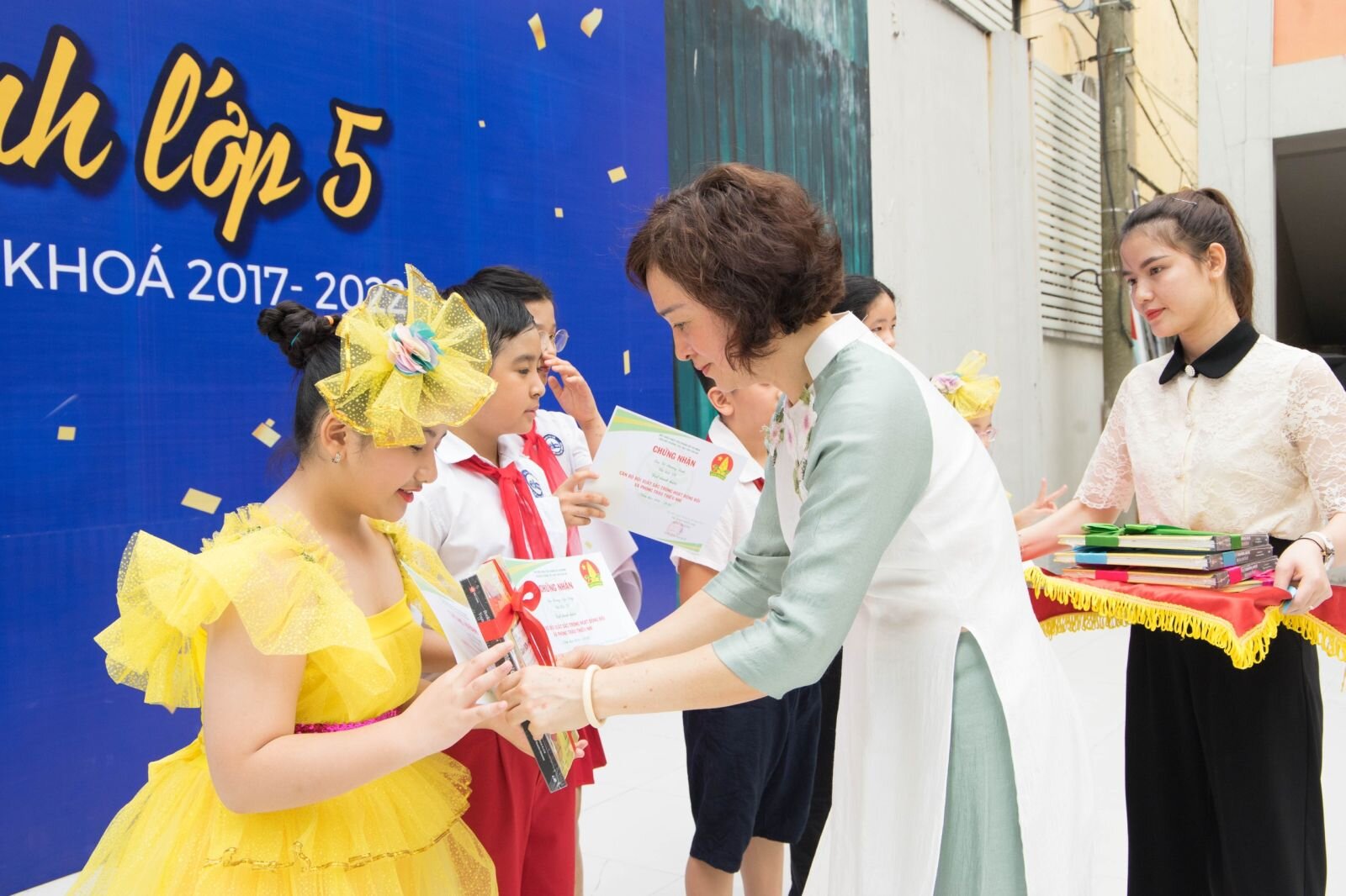 BẾ GIẢNG NĂM HỌC 2021-2022