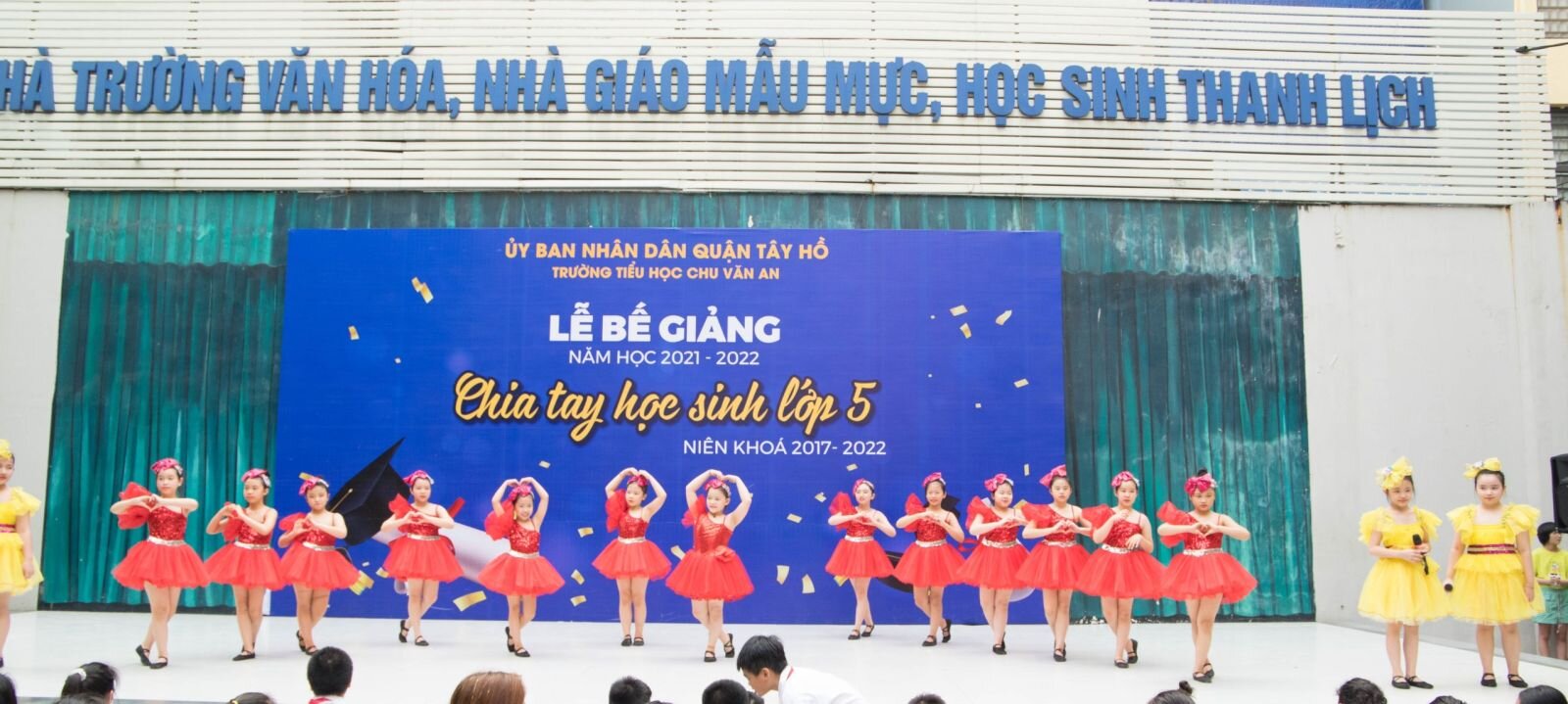 BẾ GIẢNG NĂM HỌC 2021-2022