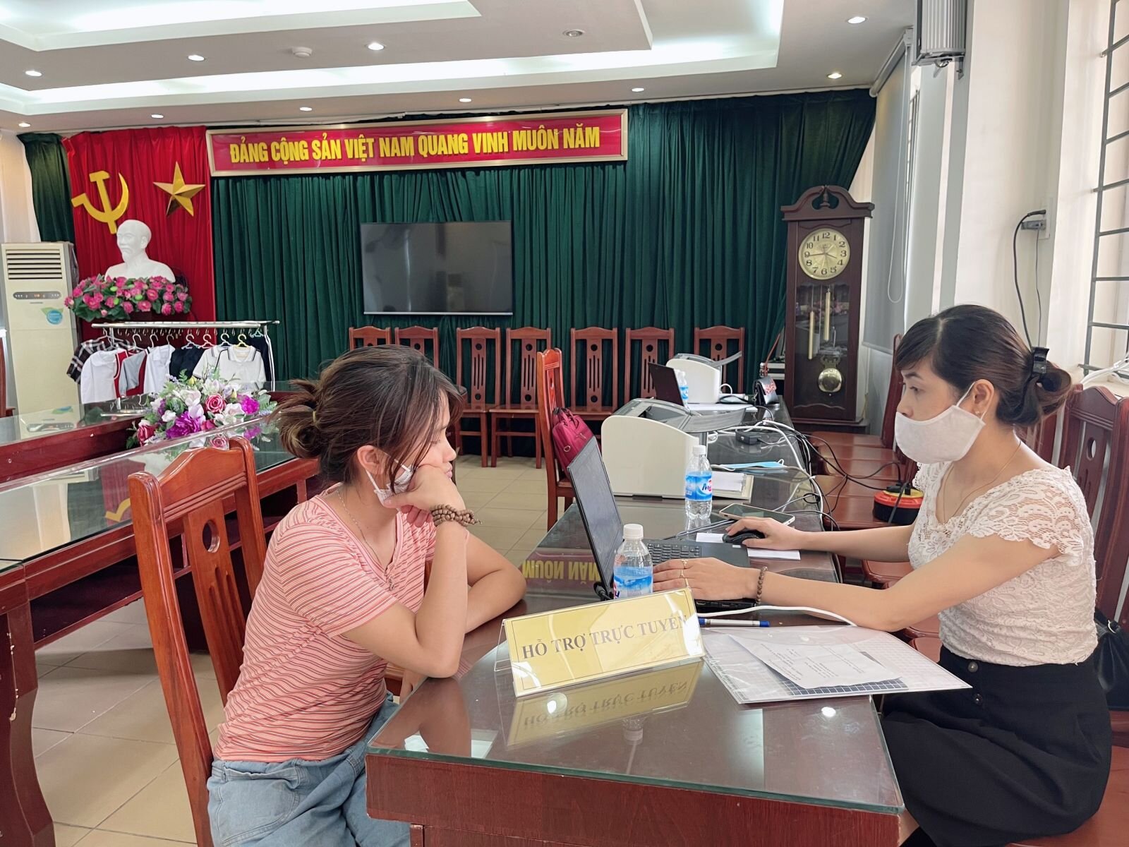 📸 Trường Tiểu học Nhật Tân tích cực hỗ trợ CMHS đăng ký tuyển sinh trực tuyến trong ngày tuyển sinh trực tuyến thứ hai 💕