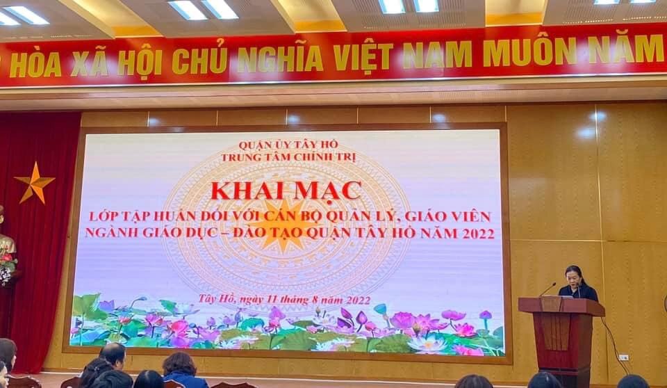 TIỂU HỌC NHẬT TÂN THAM GIA BỒI DƯỠNG KIẾN THỨC: VAI TRÒ CỦA CÔNG NGHỆ THÔNG TIN, HỌC LIỆU SỐ VÀ THIẾT BỊ CÔNG NGHỆ TRONG DẠY HỌC, GIÁO DỤC HỌC SINH TIỂU HỌC.