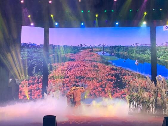 Nhà giáo Nguyễn Thị Mai cùng gia đình tham gia Chung khảo 