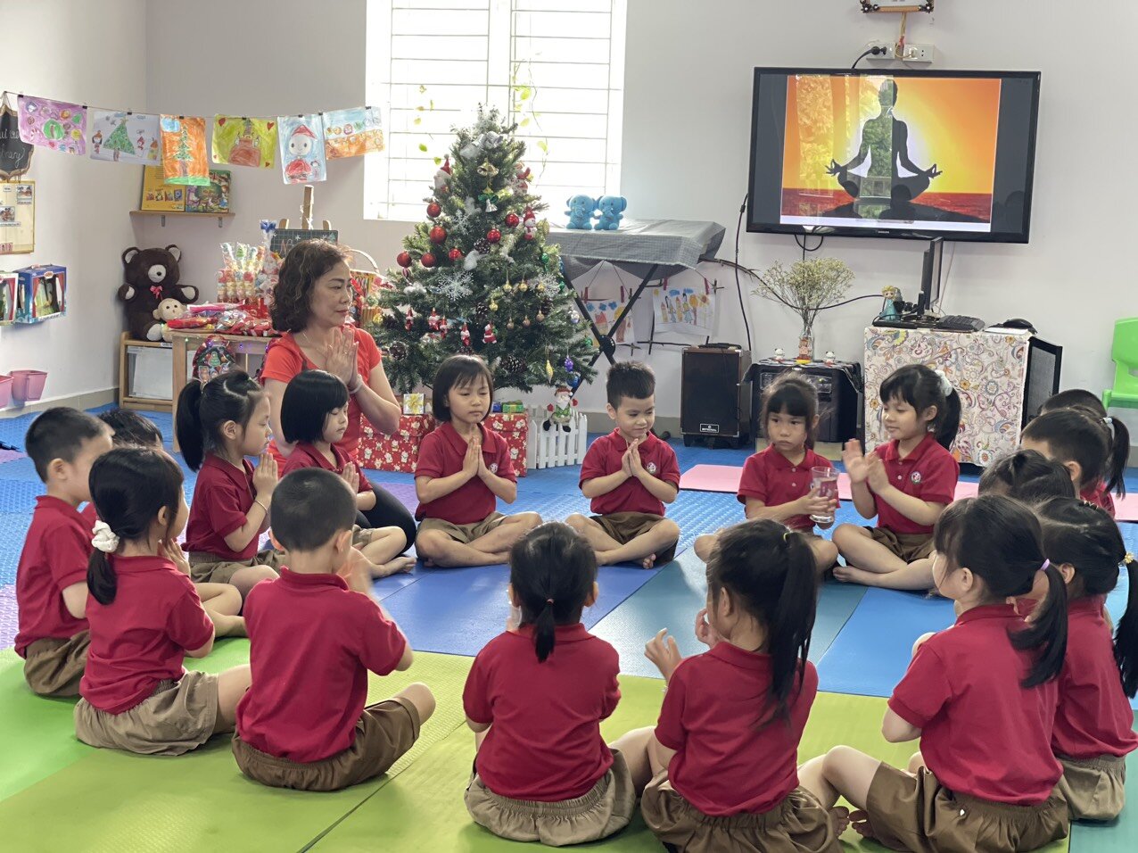 Trường mầm non Tứ Liên tổ chức kiến tập hoạt động phát triển thể chất tại lớp A1 - Cô giáo Đỗ Thị Tuyết Lan