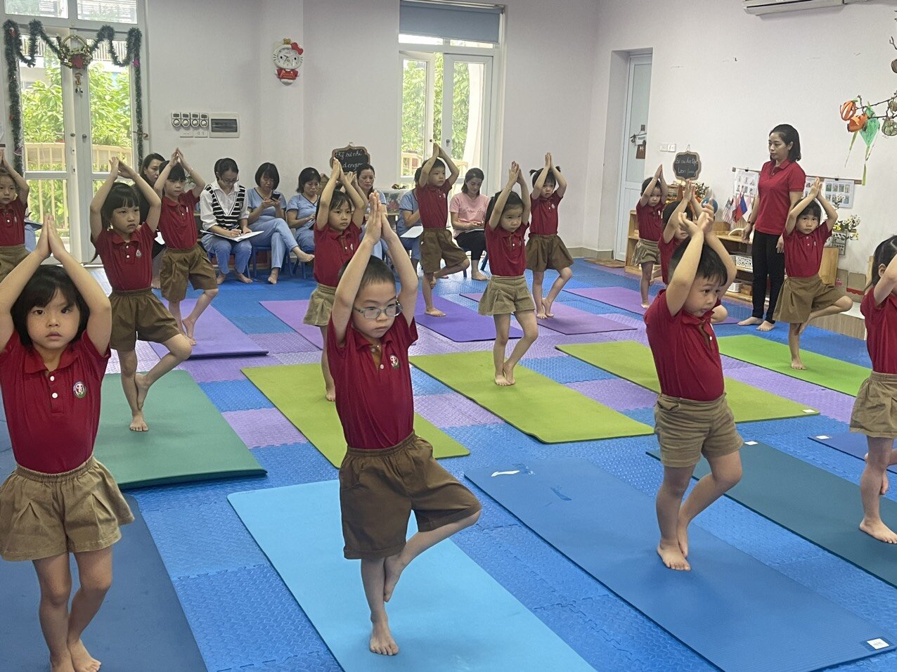 Trường mầm non Tứ Liên tổ chức kiến tập hoạt động phát triển thể chất tại lớp A1 - Cô giáo Đỗ Thị Tuyết Lan