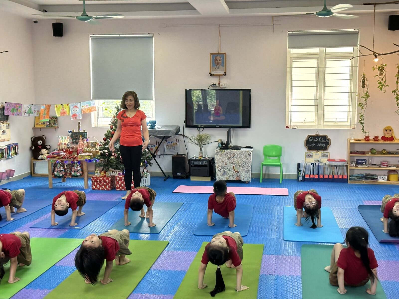 Trường mầm non Tứ Liên tổ chức kiến tập hoạt động phát triển thể chất tại lớp A1 - Cô giáo Đỗ Thị Tuyết Lan
