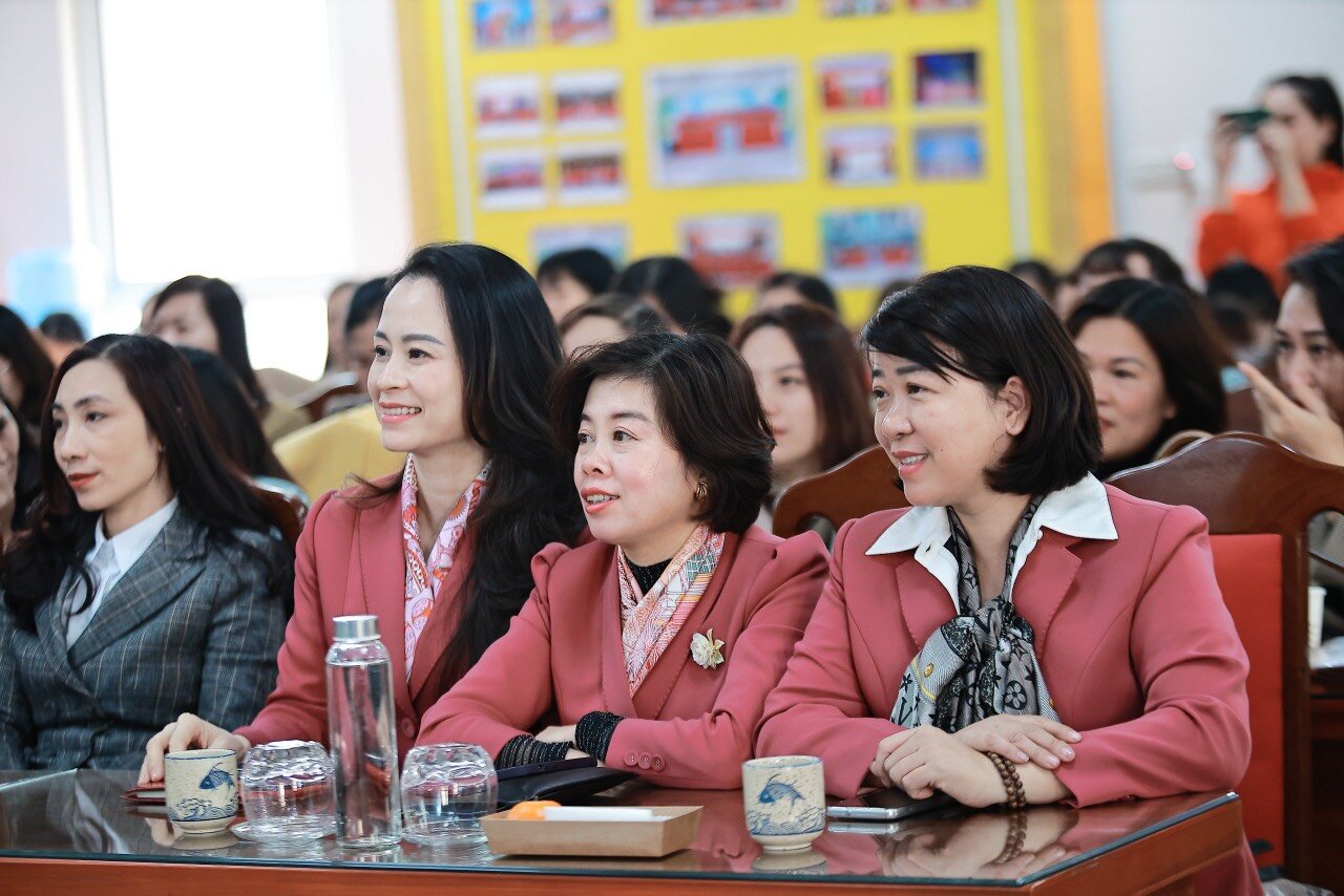 CỤM TRƯỜNG MẦM NON THÀNH PHỐ HÀ NỘI TỔ CHỨC SƠ KẾT 2 NĂM THỰC HIỆN CHUYÊN ĐỀ “XÂY DỰNG TRƯỜNG HỌC LẤY TRẺ LÀM TRUNG TÂM” GIAI ĐOẠN 2021-2025