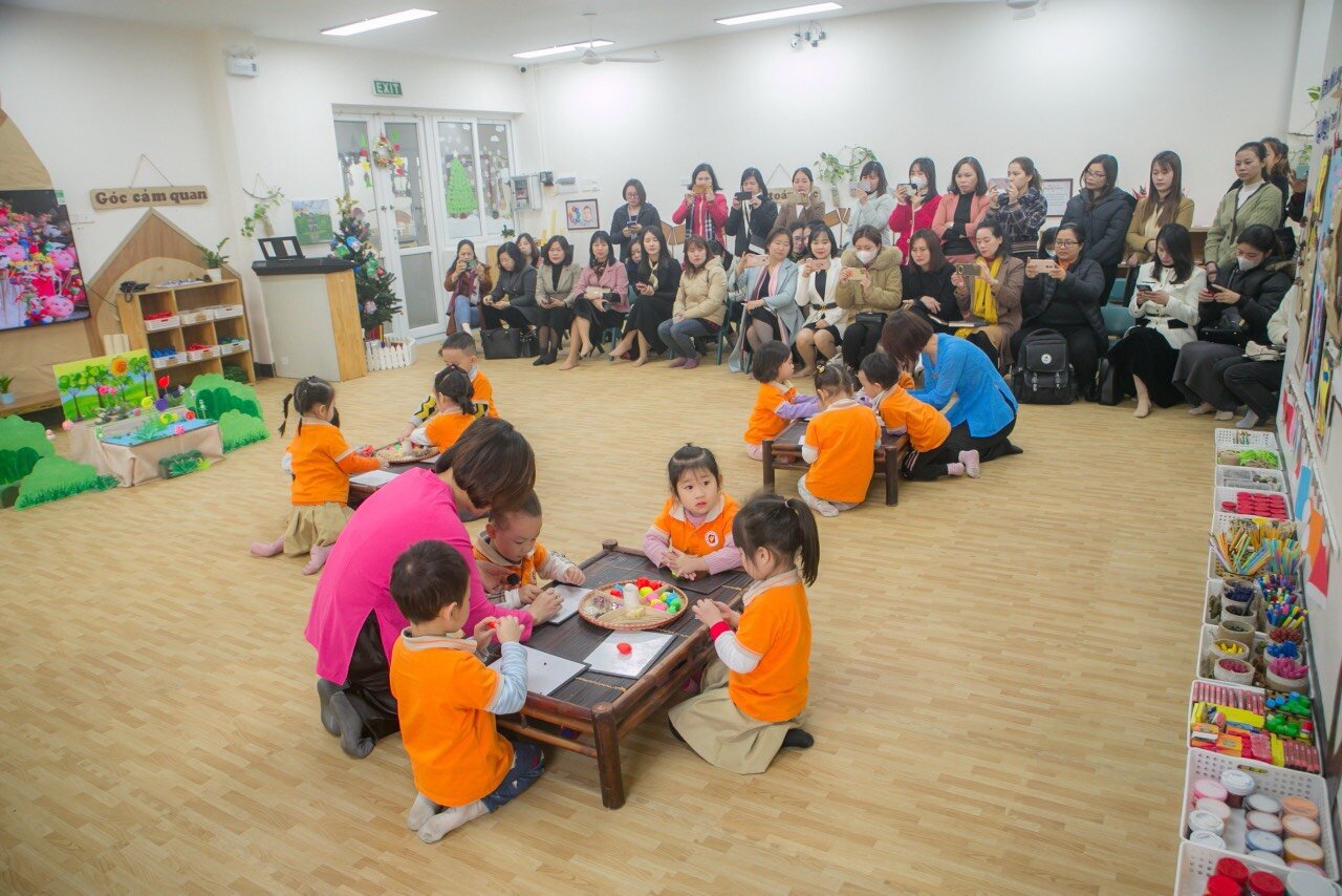 CỤM TRƯỜNG MẦM NON THÀNH PHỐ HÀ NỘI TỔ CHỨC SƠ KẾT 2 NĂM THỰC HIỆN CHUYÊN ĐỀ “XÂY DỰNG TRƯỜNG HỌC LẤY TRẺ LÀM TRUNG TÂM” GIAI ĐOẠN 2021-2025