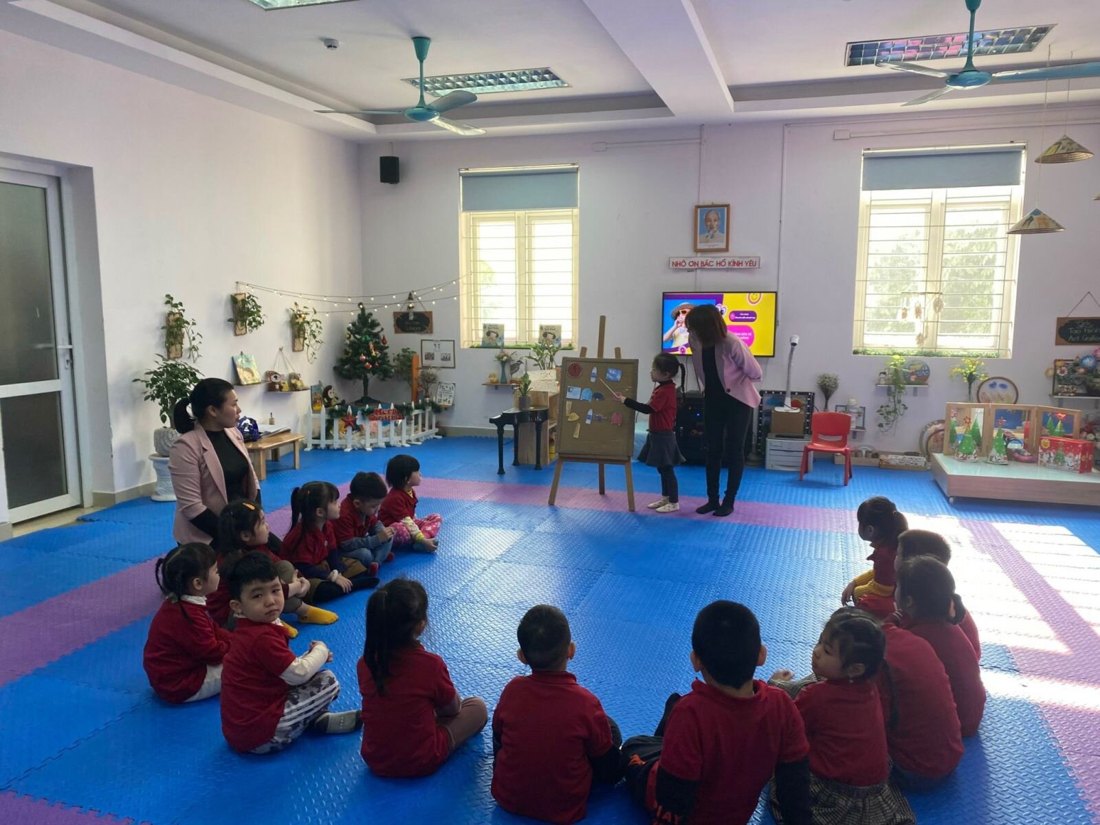 📍HOẠT ĐỘNG KIẾN TẬP TẠI TRƯỜNG MN TỨ LIÊN CHUYÊN ĐỀ LỒNG GHÉP GIÁO DỤC LỄ GIÁO- KỸ NĂNG SỐNG CHO TRẺ MẦM NON.