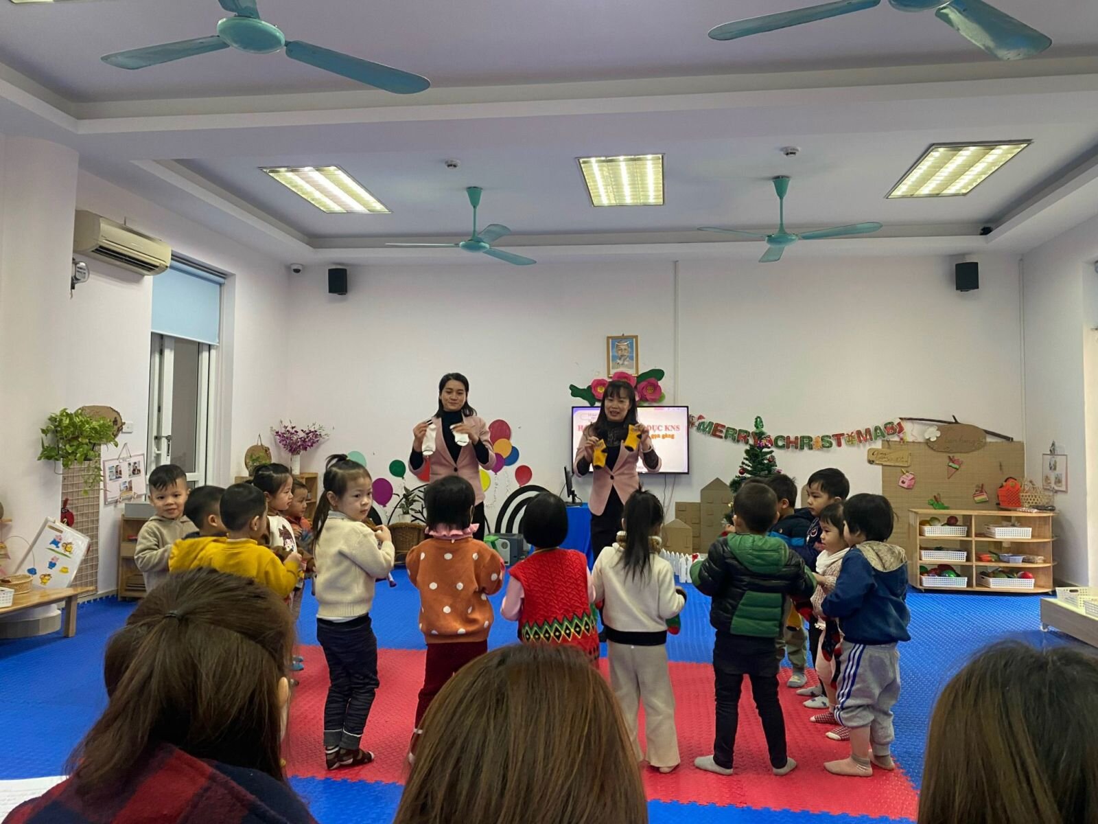 📍HOẠT ĐỘNG KIẾN TẬP TẠI TRƯỜNG MN TỨ LIÊN CHUYÊN ĐỀ LỒNG GHÉP GIÁO DỤC LỄ GIÁO- KỸ NĂNG SỐNG CHO TRẺ MẦM NON.