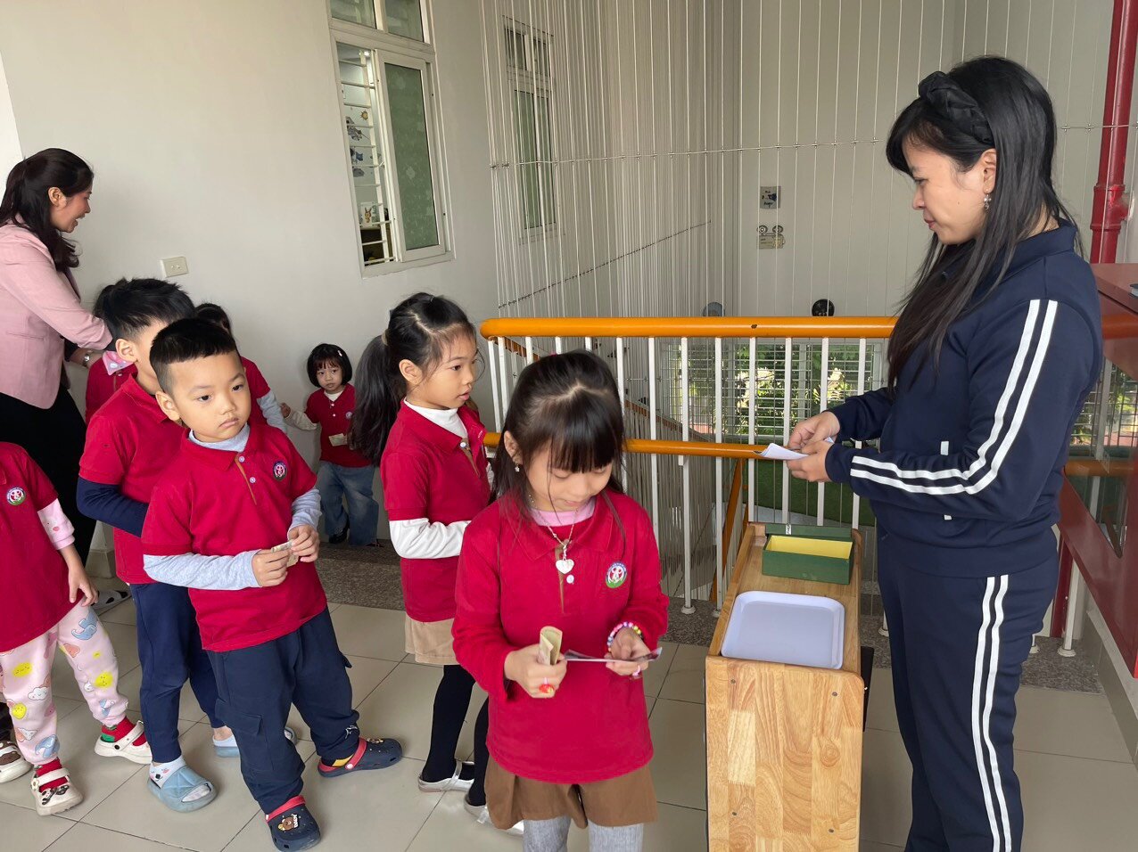 📍HOẠT ĐỘNG KIẾN TẬP TẠI TRƯỜNG MN TỨ LIÊN CHUYÊN ĐỀ LỒNG GHÉP GIÁO DỤC LỄ GIÁO- KỸ NĂNG SỐNG CHO TRẺ MẦM NON.