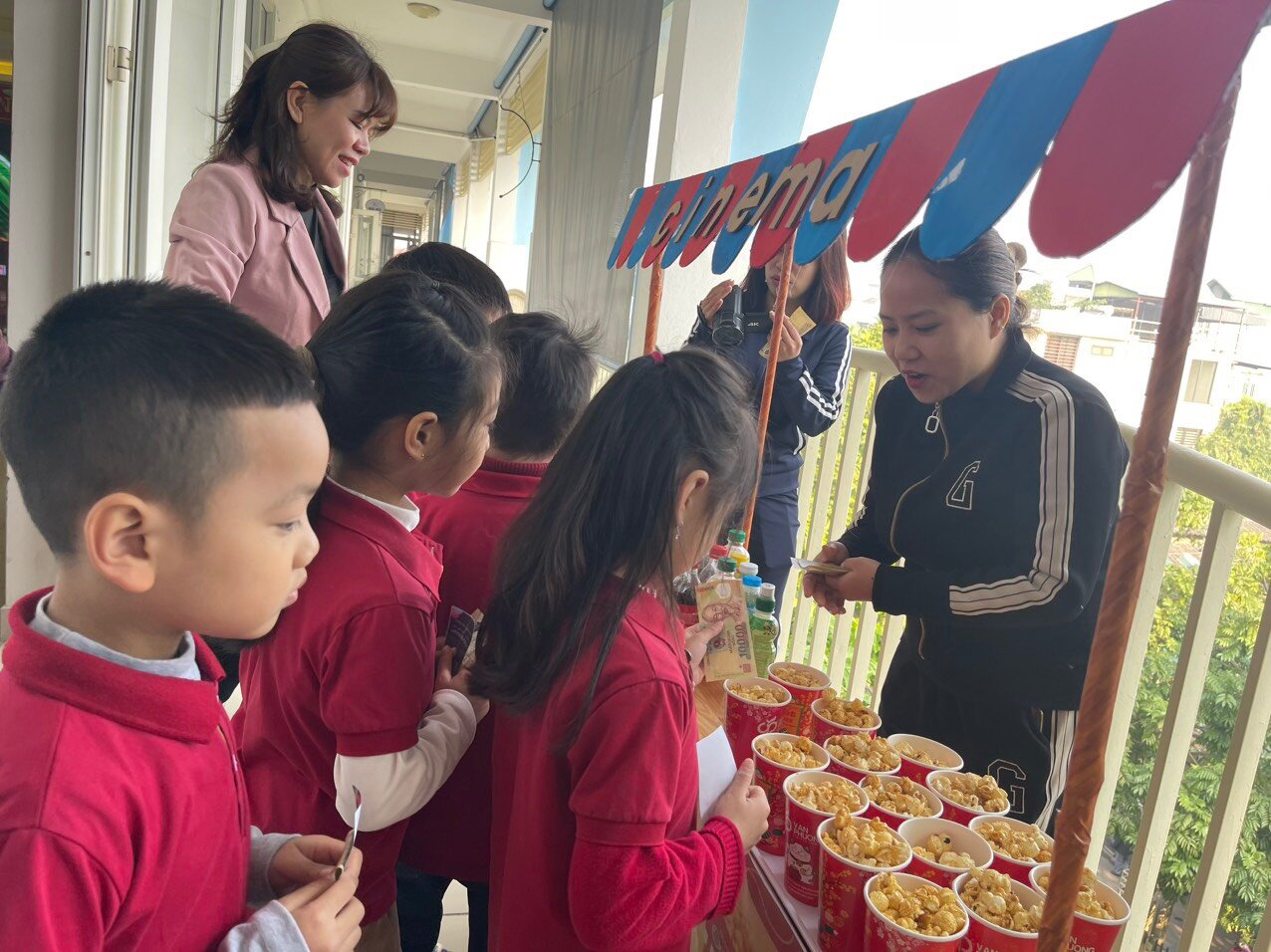 📍HOẠT ĐỘNG KIẾN TẬP TẠI TRƯỜNG MN TỨ LIÊN CHUYÊN ĐỀ LỒNG GHÉP GIÁO DỤC LỄ GIÁO- KỸ NĂNG SỐNG CHO TRẺ MẦM NON.