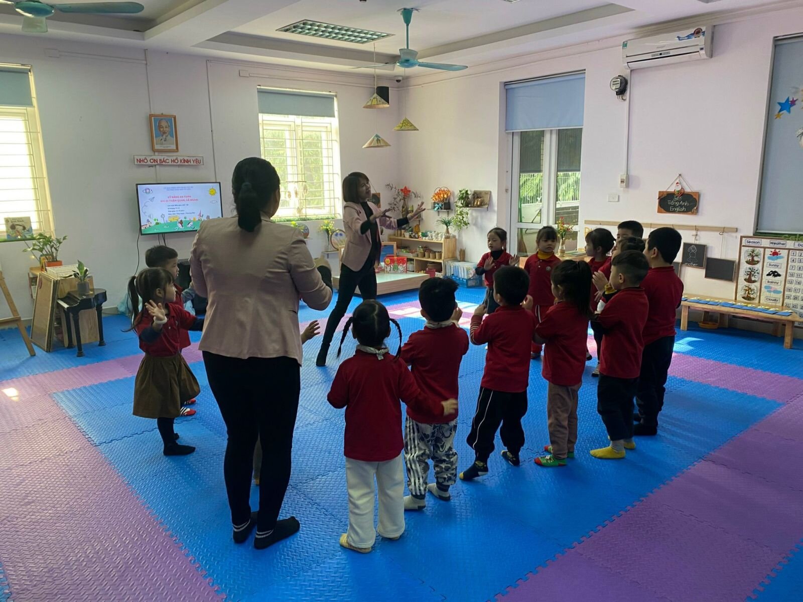 📍HOẠT ĐỘNG KIẾN TẬP TẠI TRƯỜNG MN TỨ LIÊN CHUYÊN ĐỀ LỒNG GHÉP GIÁO DỤC LỄ GIÁO- KỸ NĂNG SỐNG CHO TRẺ MẦM NON.